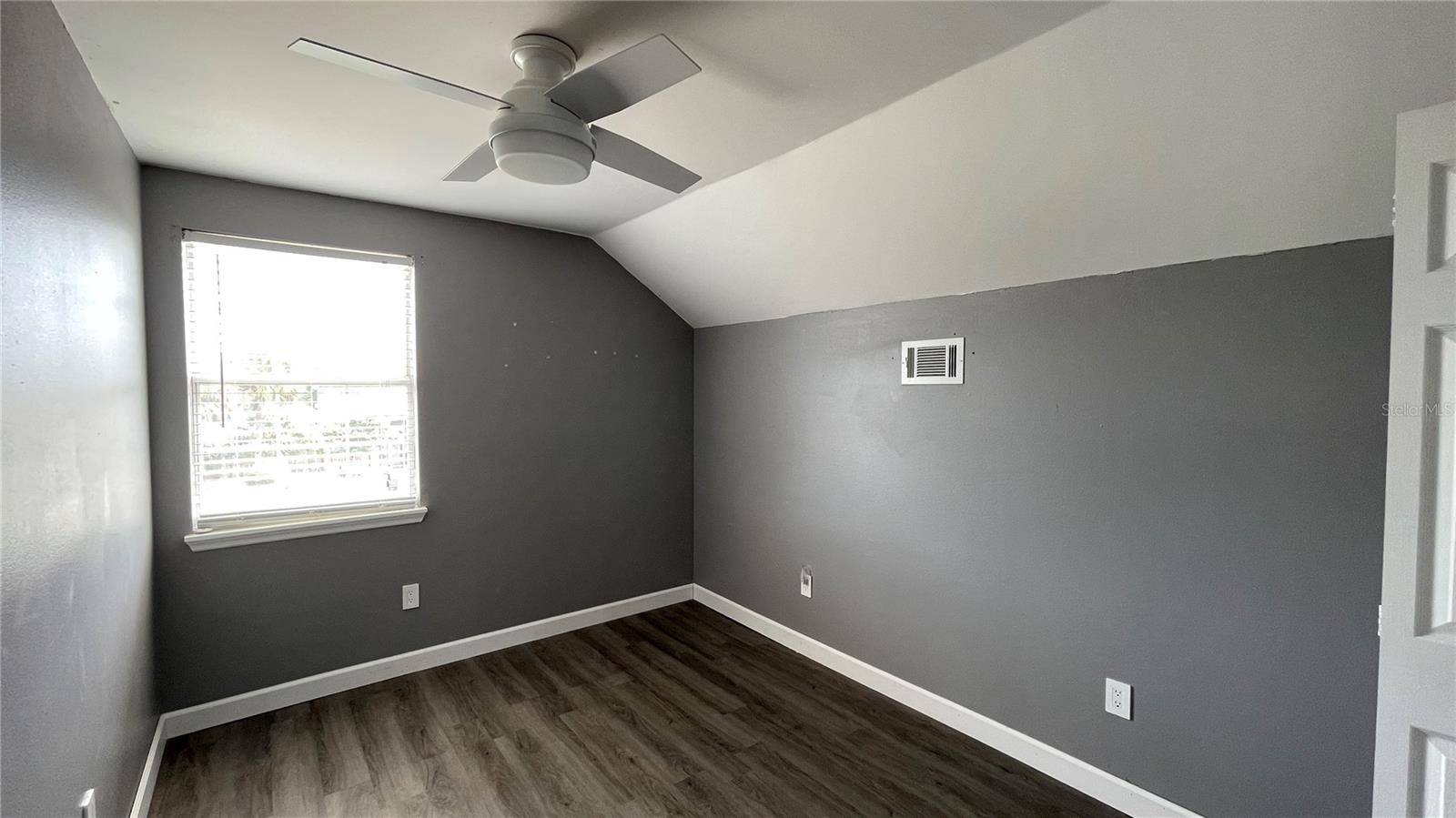 Image 18 of 26 For 3791 Huntwicke Boulevard
