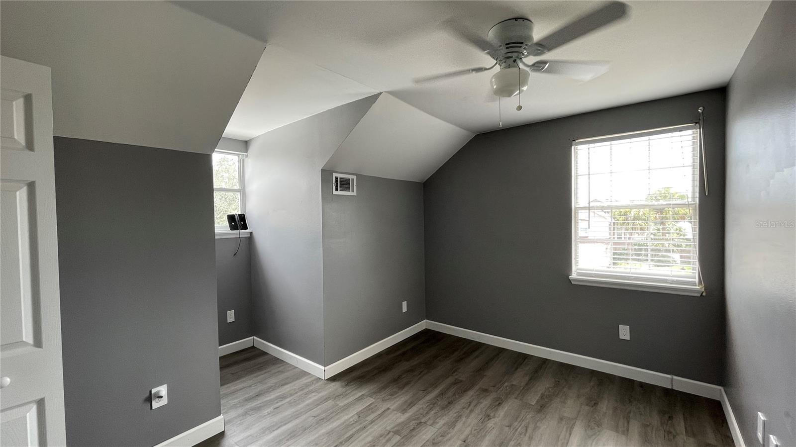 Image 20 of 26 For 3791 Huntwicke Boulevard