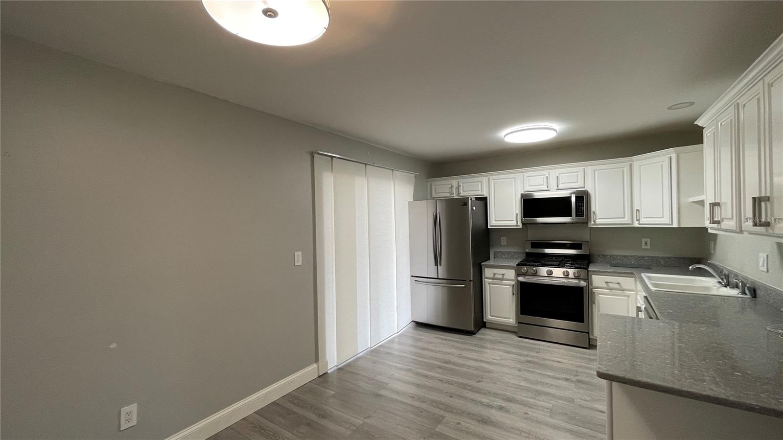 Image 3 of 26 For 3791 Huntwicke Boulevard