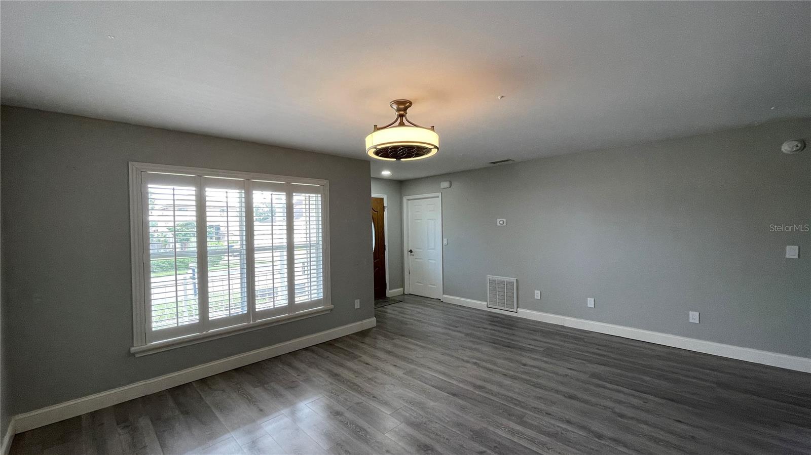 Image 6 of 26 For 3791 Huntwicke Boulevard