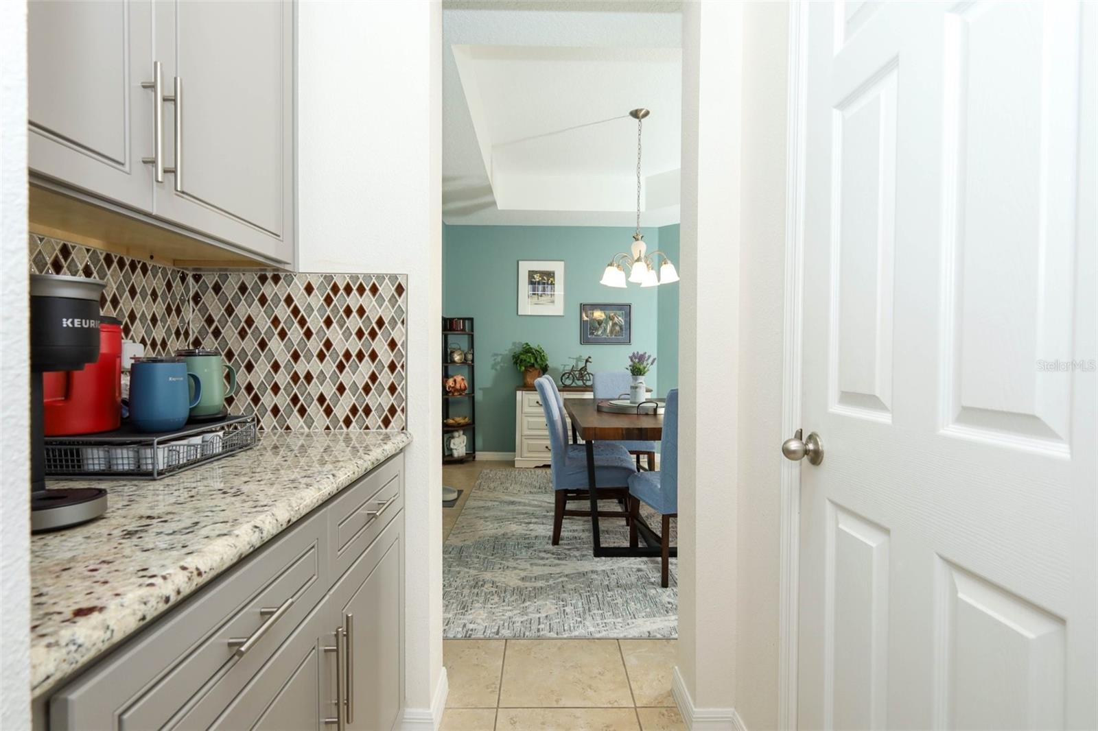 Image 10 of 77 For 5232 Villa Rosa Avenue