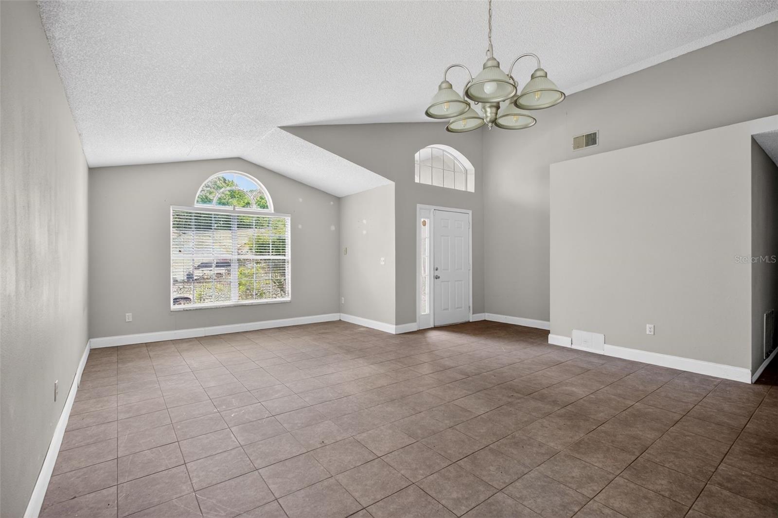 Image 13 of 34 For 1015 Bartlett Court
