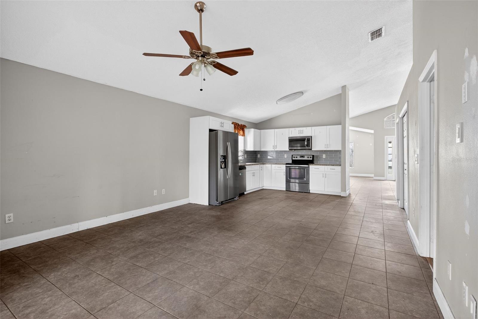 Image 18 of 34 For 1015 Bartlett Court