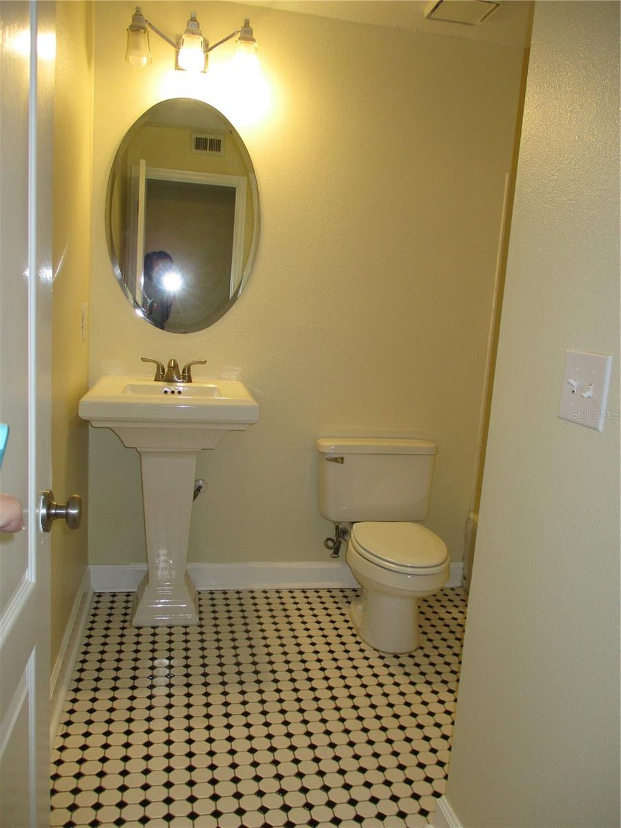 Image 12 of 18 For 2065 Dixie Belle Drive N