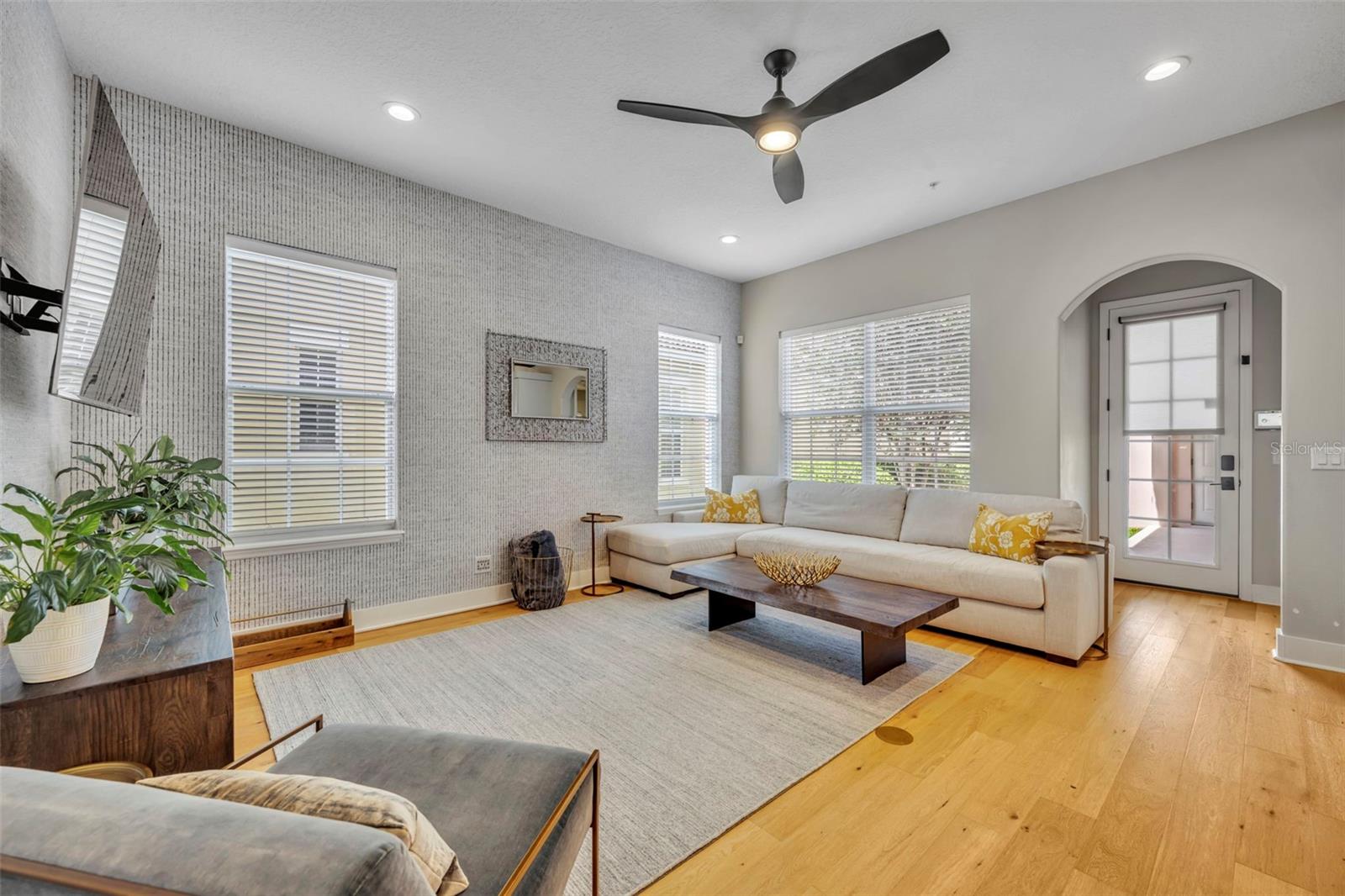 Image 15 of 49 For 2074 Shaw Lane