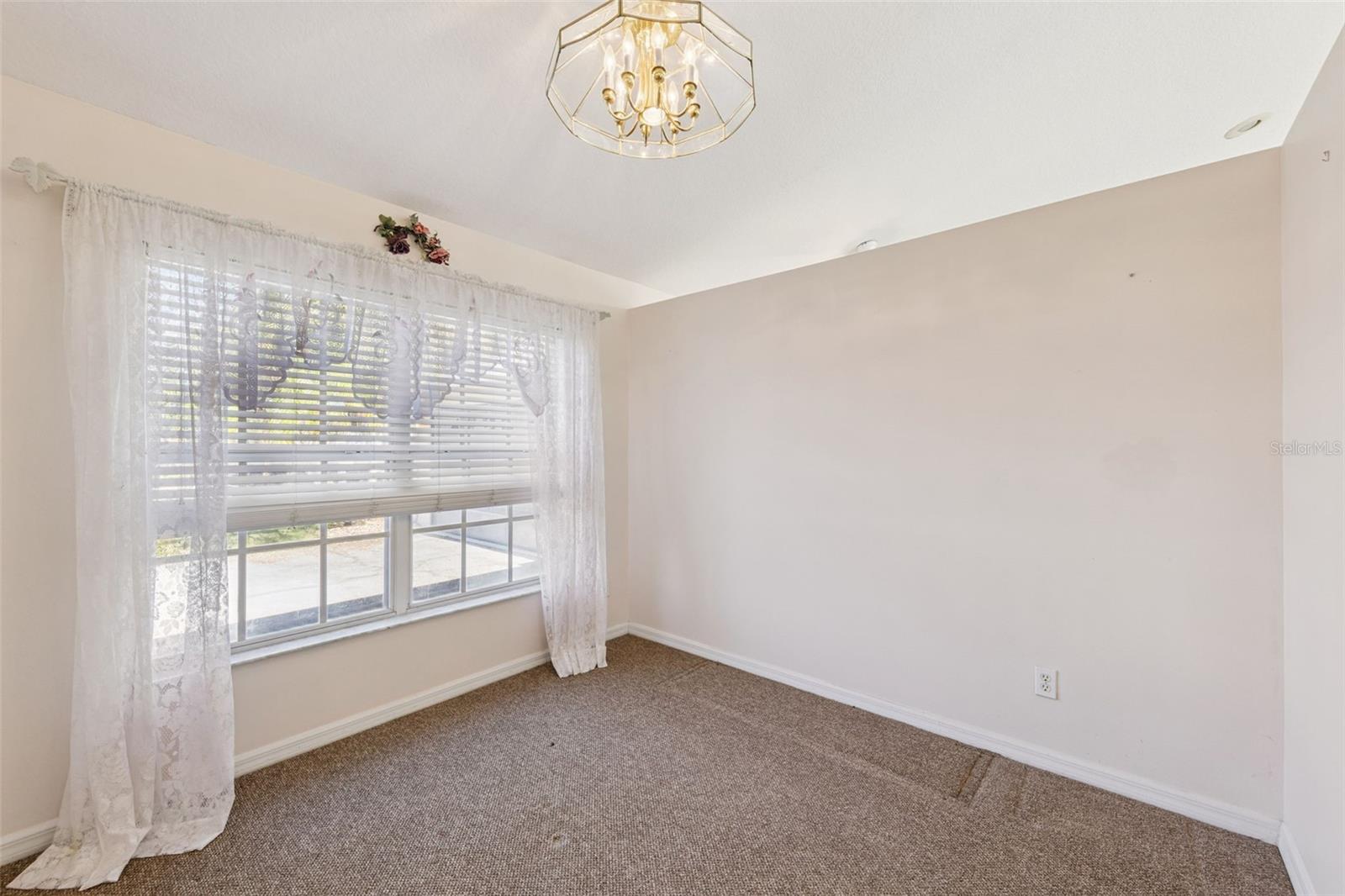 Image 10 of 37 For 3203 Sawgrass Creek Circle