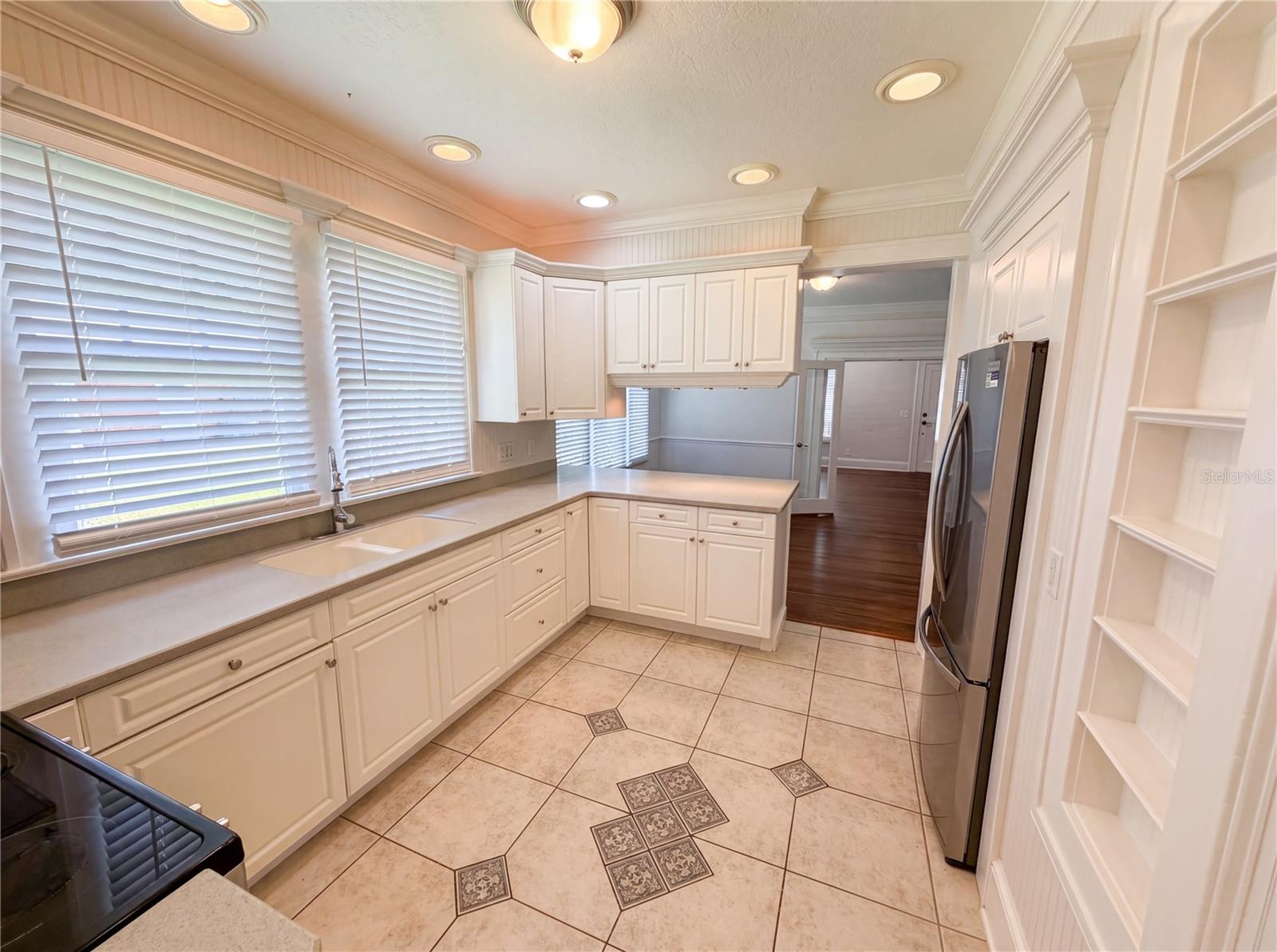 Image 10 of 25 For 535 Palmetto Drive