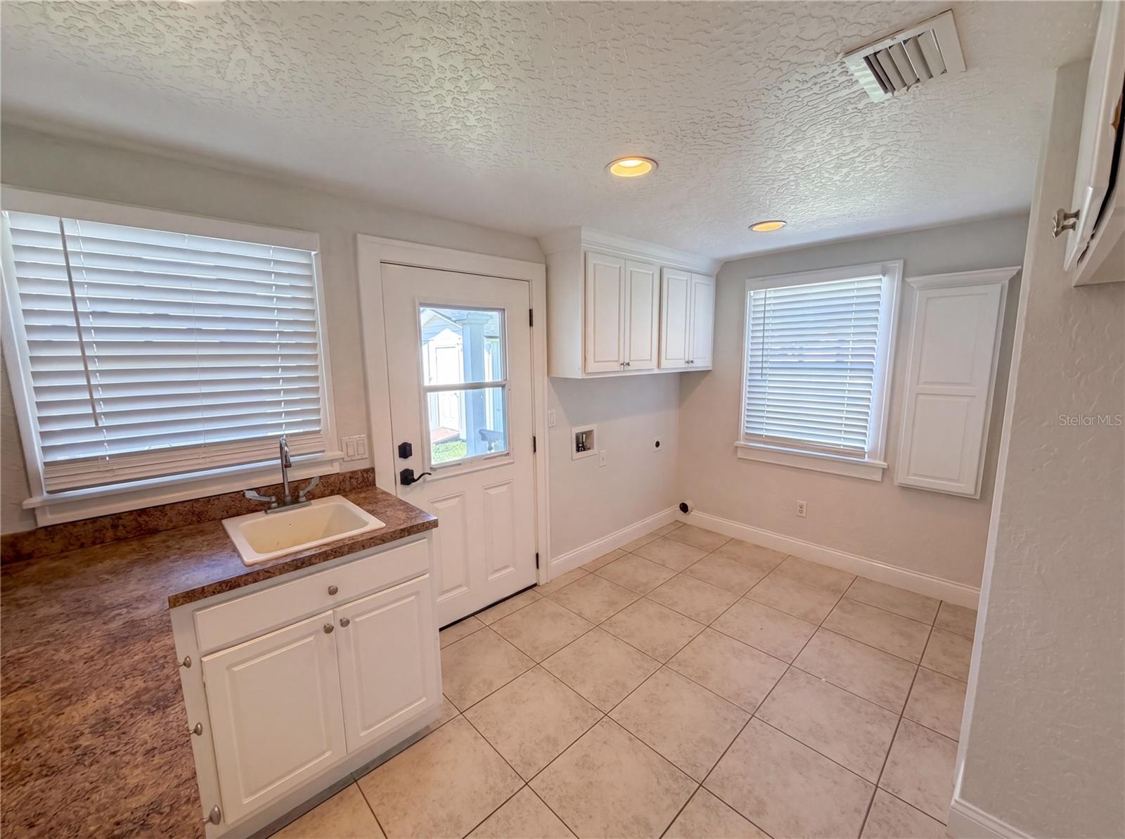 Image 12 of 25 For 535 Palmetto Drive