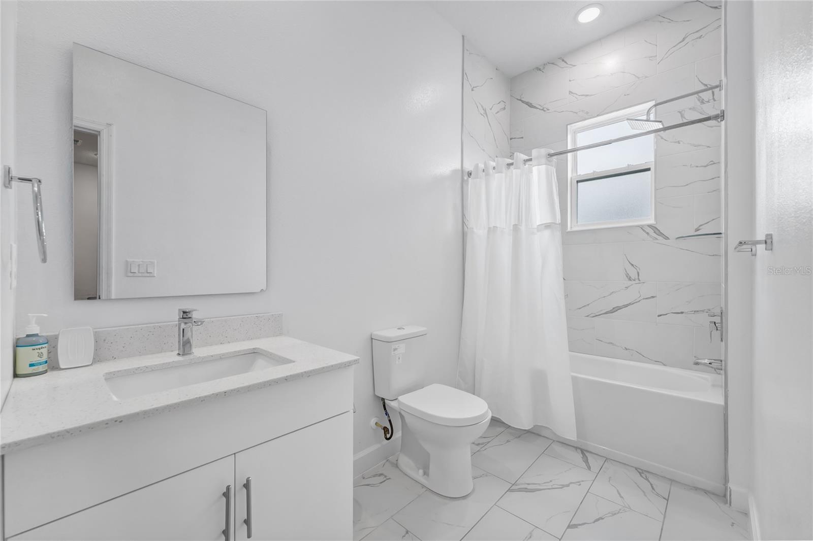 Image 16 of 51 For 344 Famagusta Dr Drive