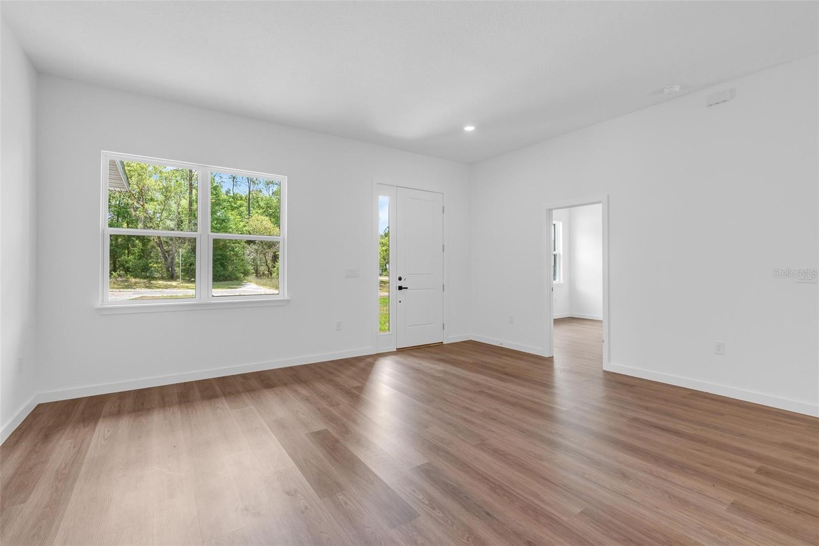 Listing photo id 22 for 9651 Pineview Way