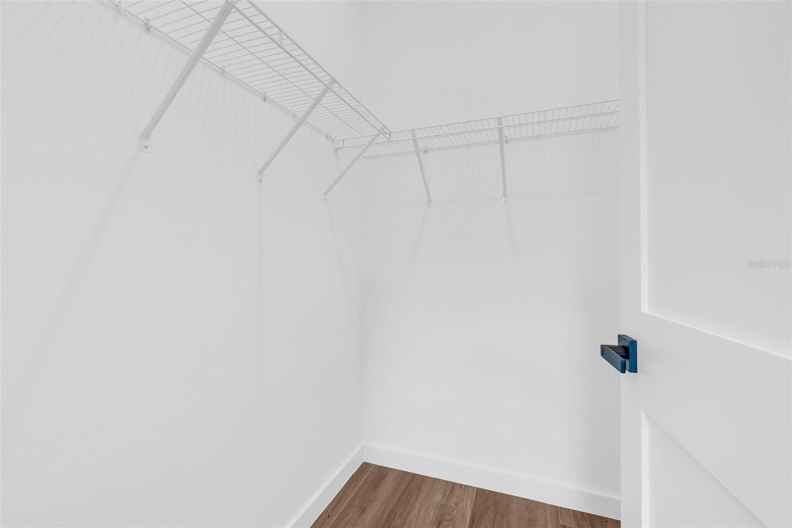 Listing photo id 32 for 9651 Pineview Way