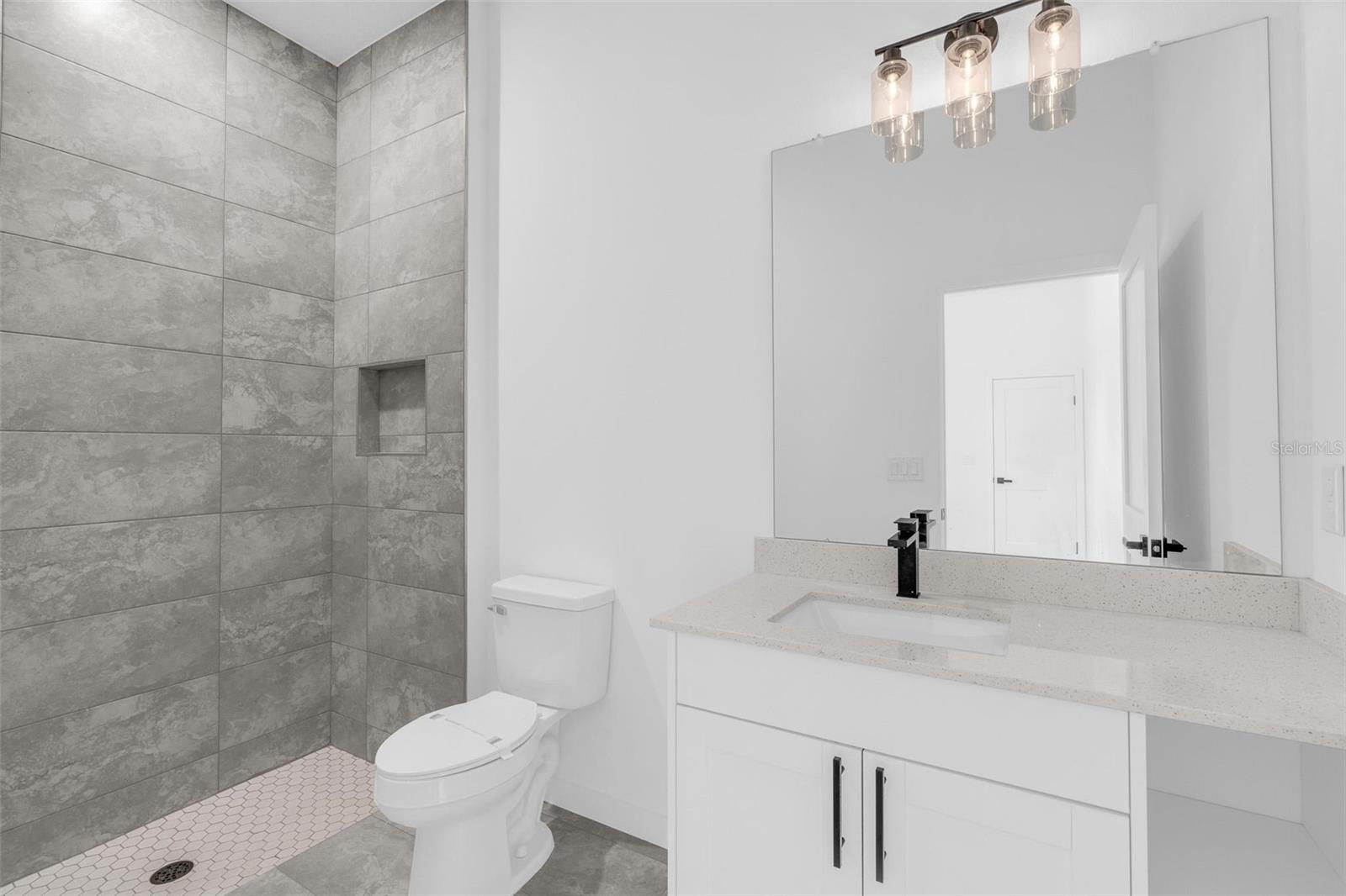 Listing photo id 33 for 9651 Pineview Way