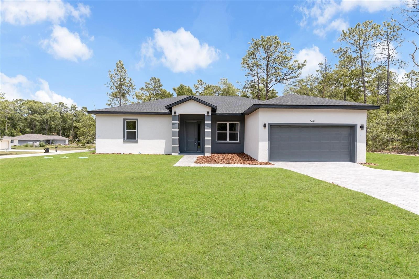 Listing photo id 2 for 9651 Pineview Way
