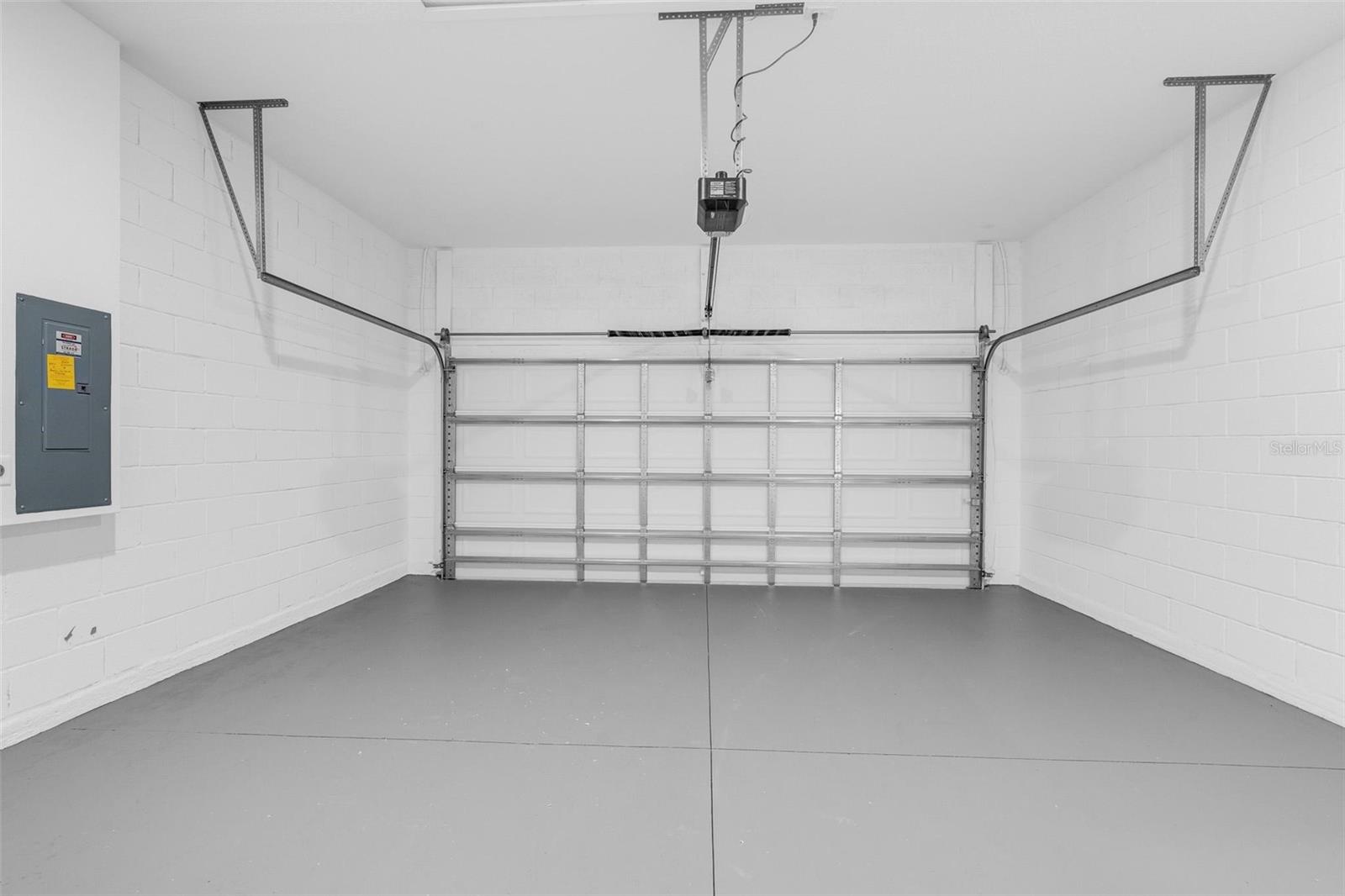 Listing photo id 46 for 9651 Pineview Way