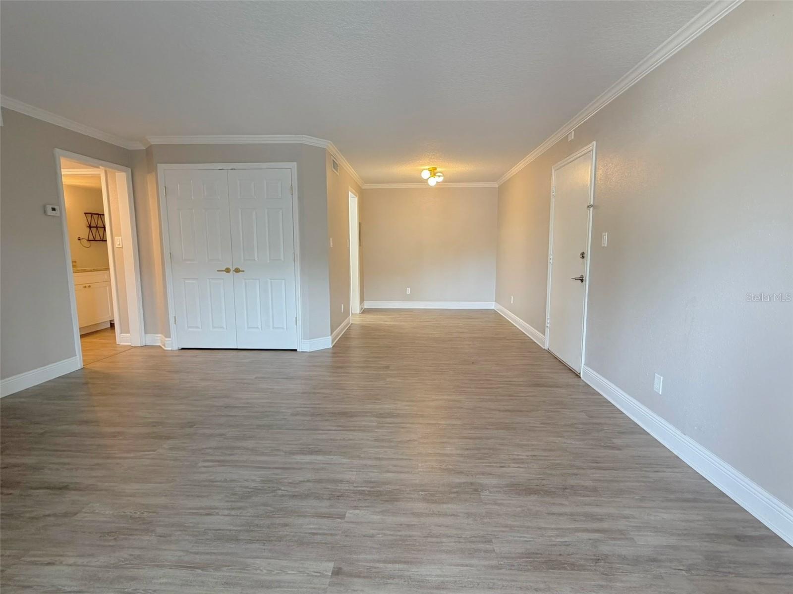 Image 4 of 19 For 305 Wymore Road 101