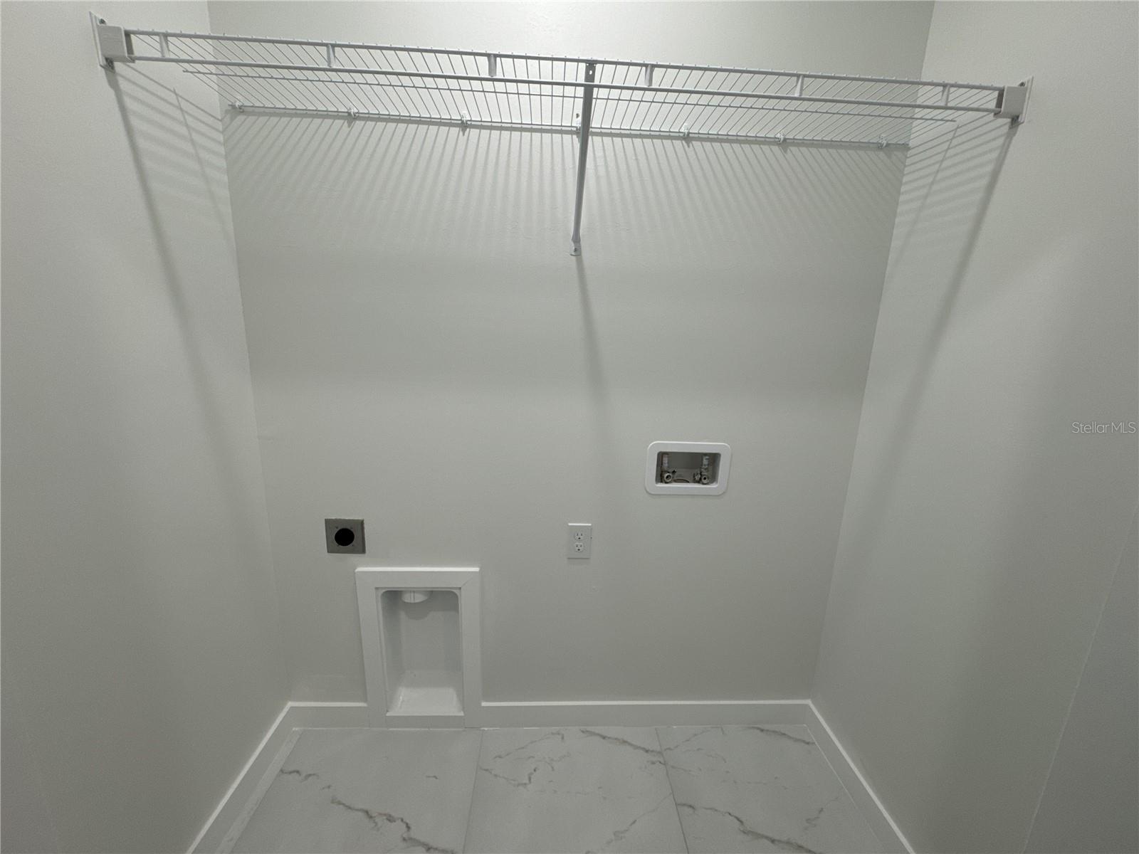 Image 15 of 20 For 1775 Glenway Court