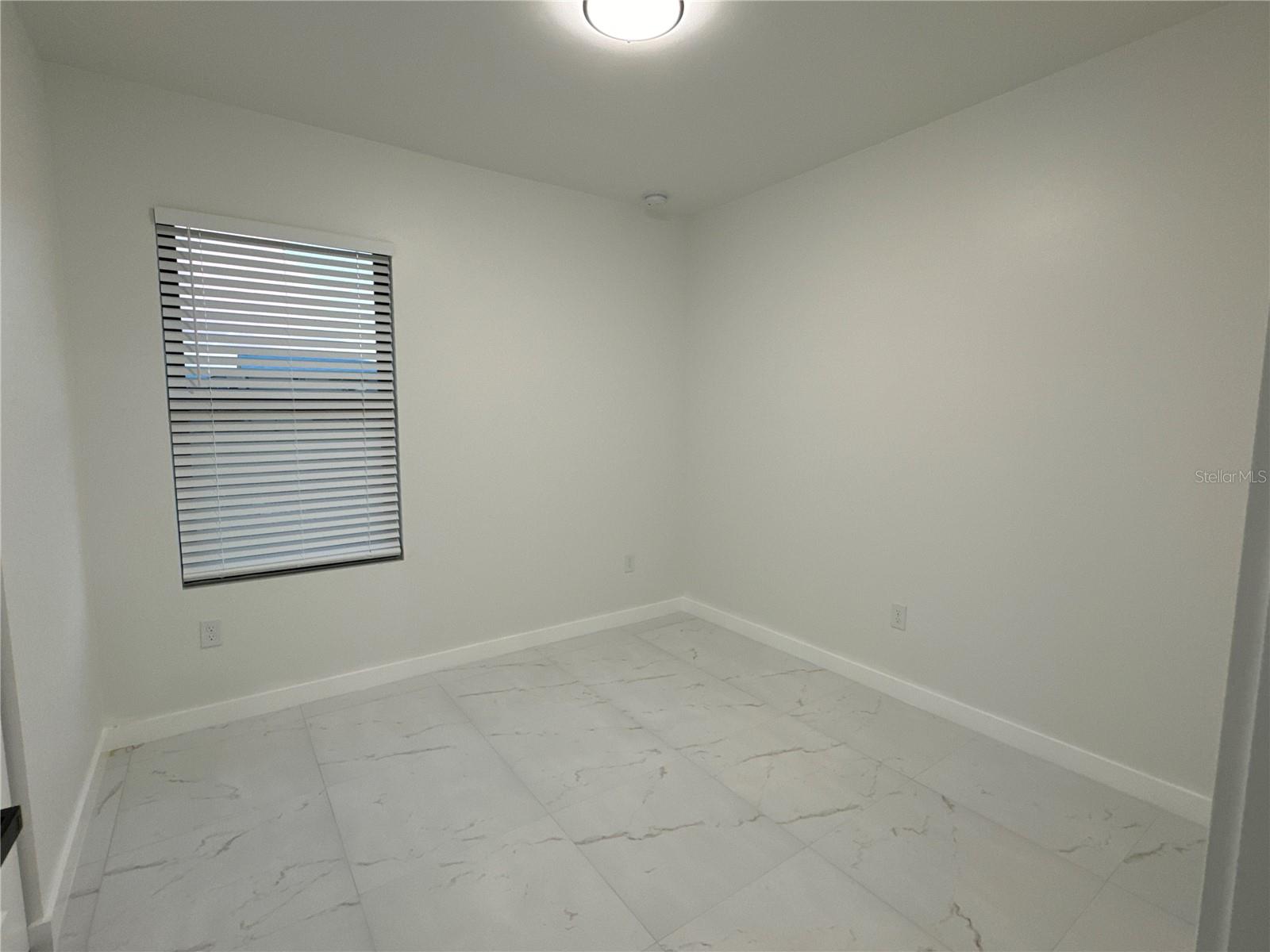 Image 3 of 20 For 1775 Glenway Court