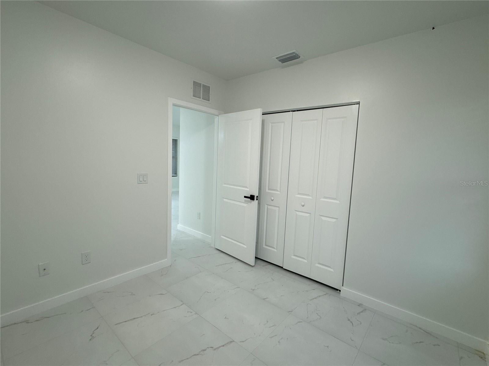Image 7 of 20 For 1775 Glenway Court