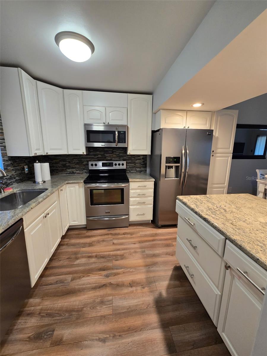 Image 3 of 16 For 1118 Villa Lane S