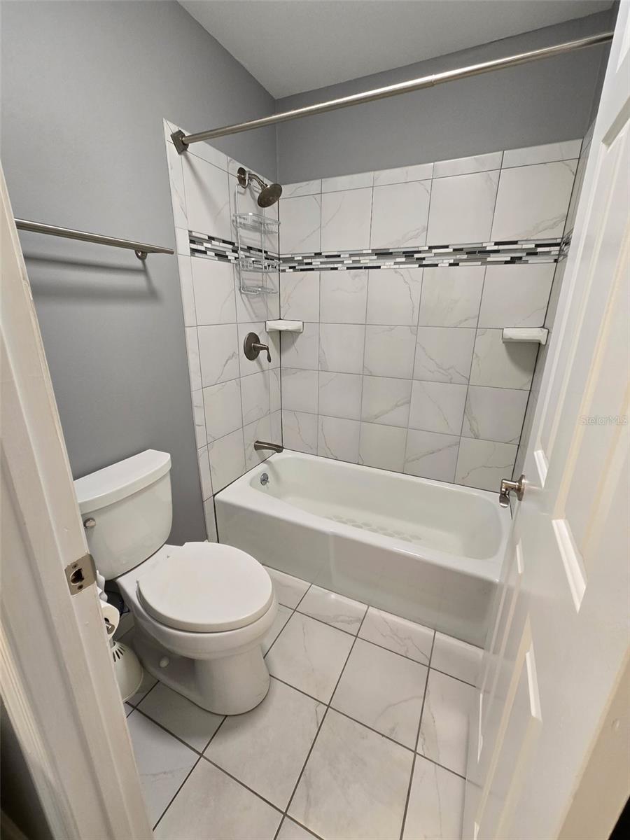 Image 9 of 16 For 1118 Villa Lane S