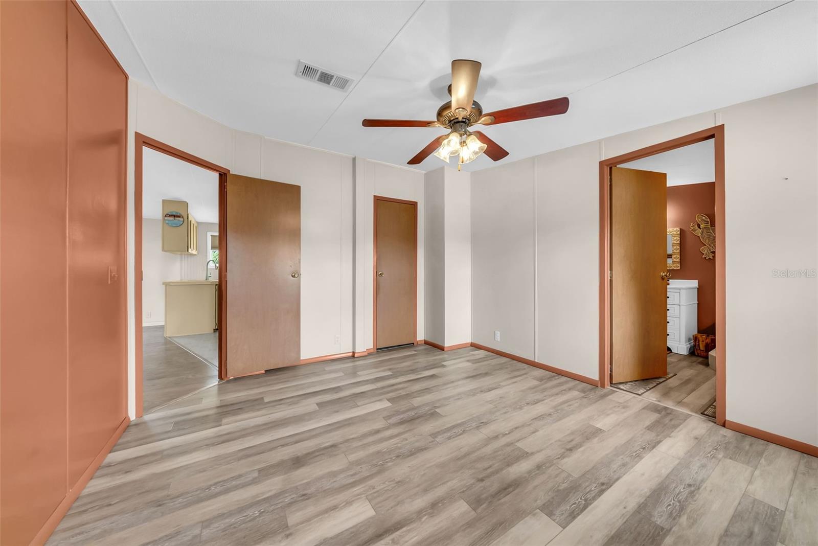 Image 23 of 50 For 17255 272nd Street