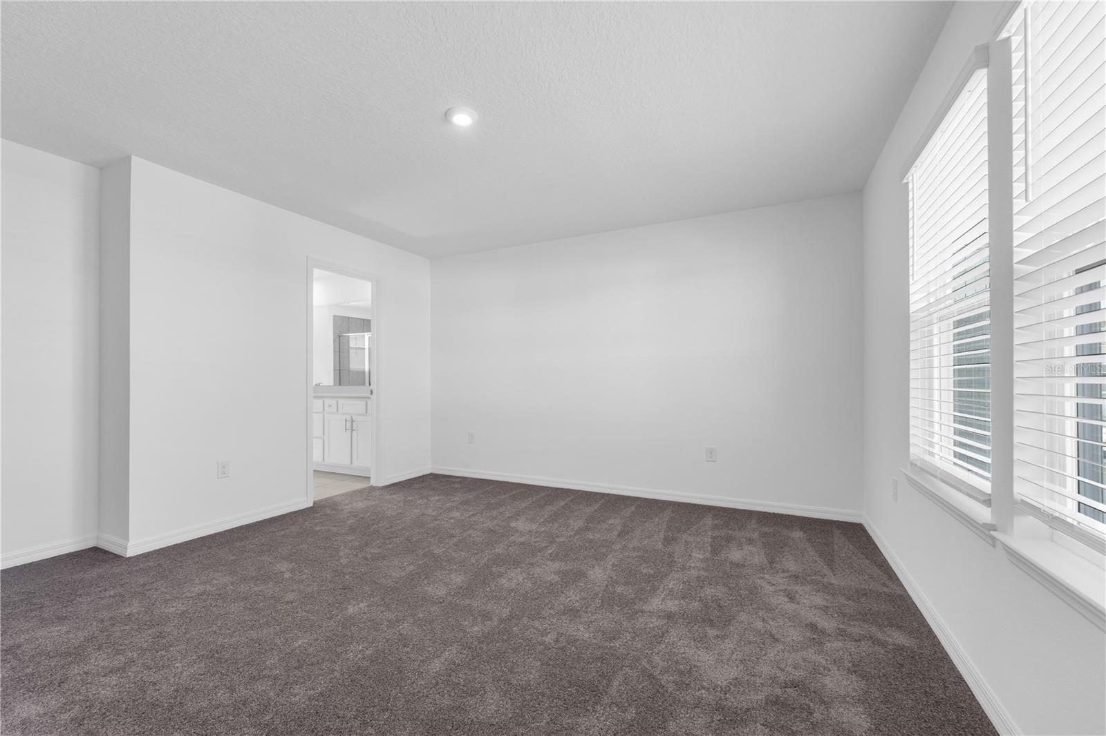 Image 28 of 39 For 5492 Meadow Walk Drive