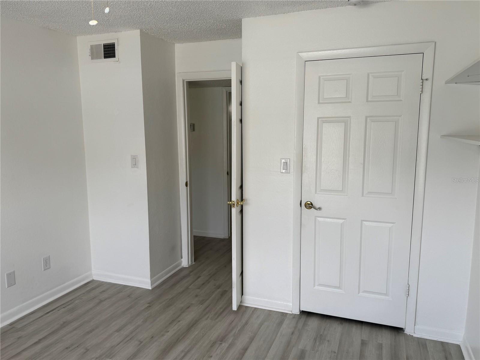 Image 15 of 34 For 5540 Devonbriar Way H104