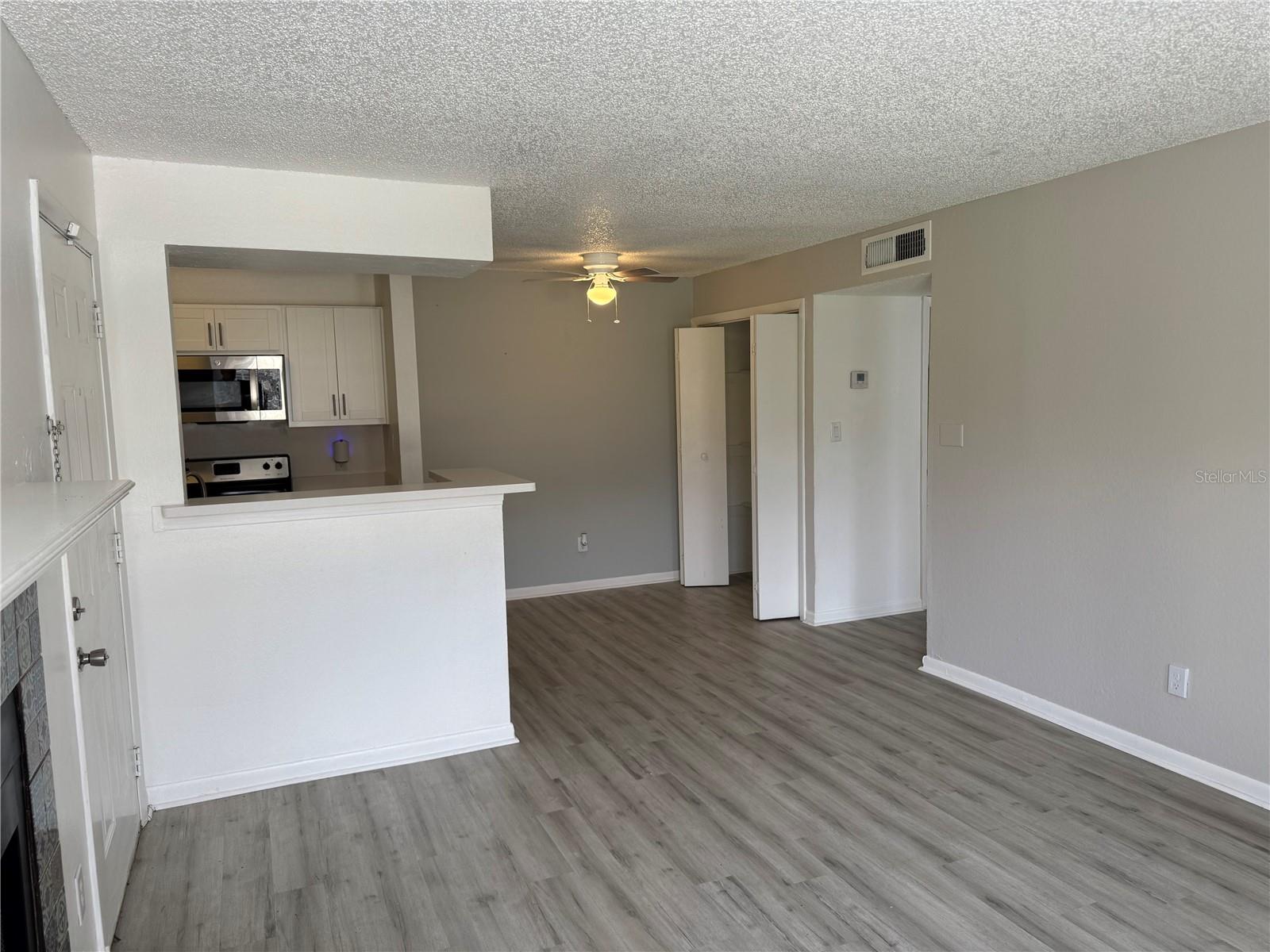 Image 4 of 34 For 5540 Devonbriar Way H104