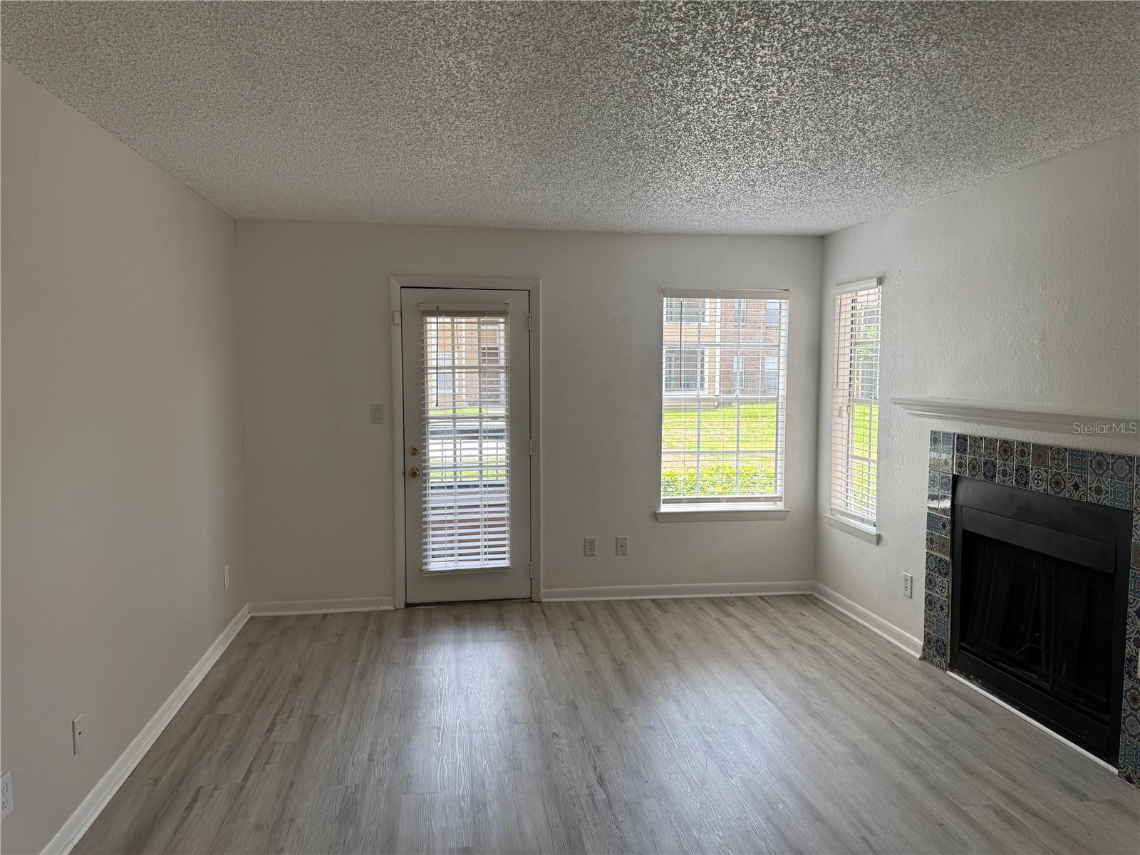 Image 5 of 34 For 5540 Devonbriar Way H104