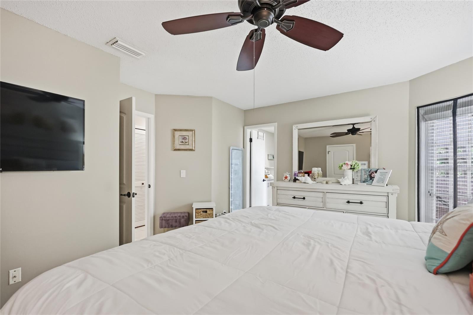Image 17 of 40 For 161 Pinesong Drive