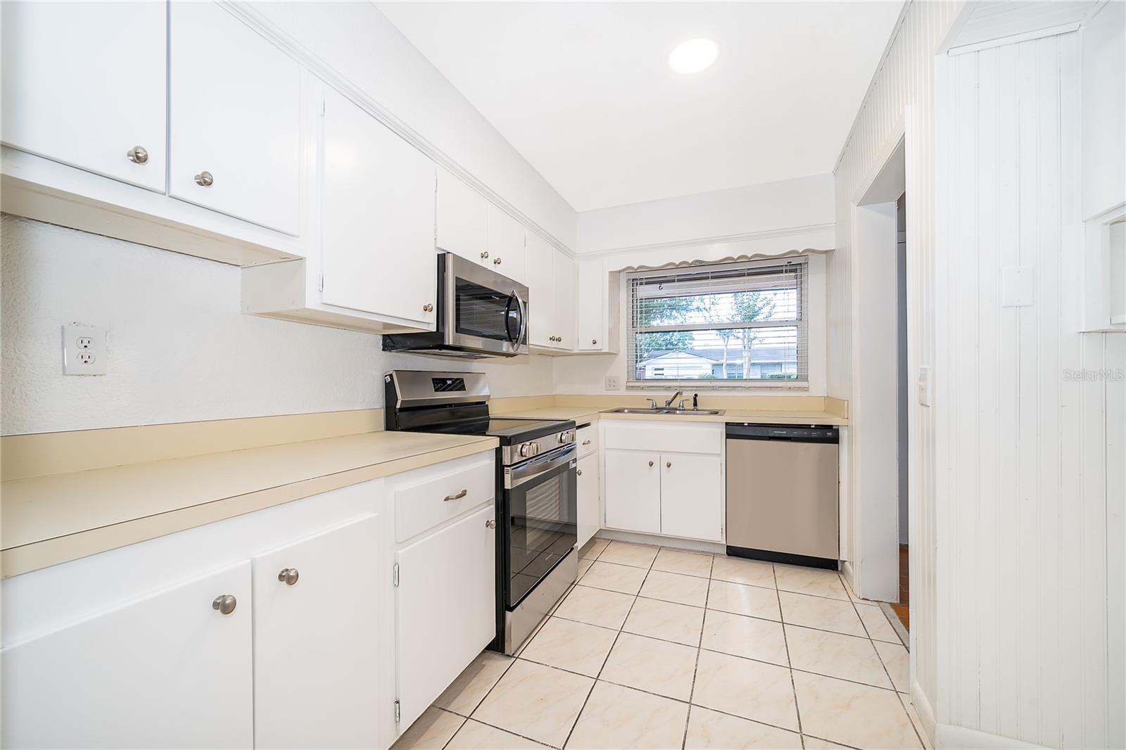 Image 12 of 25 For 4707 Pinellas Drive