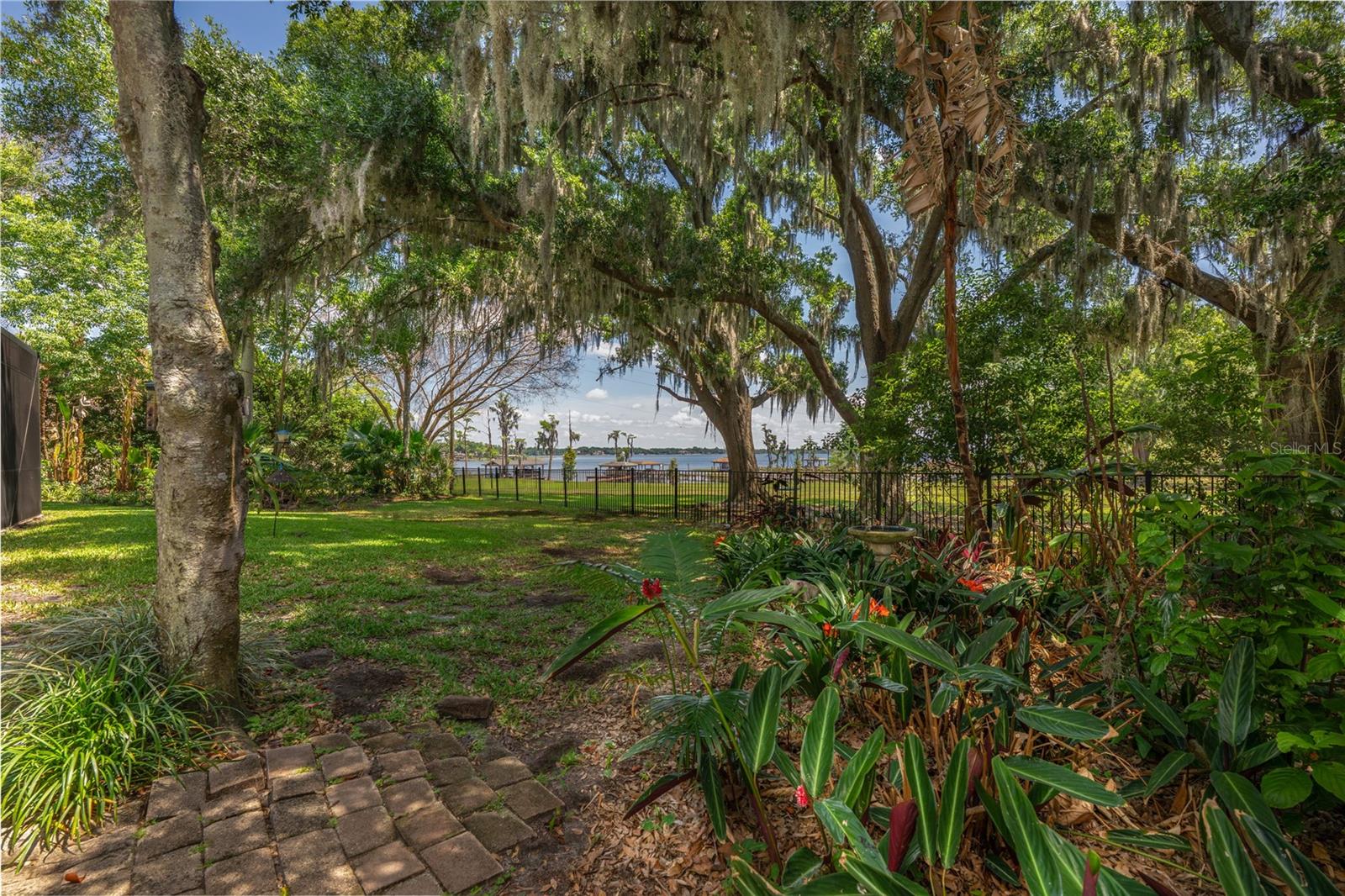 Image 17 of 61 For 1125 Kelso Boulevard