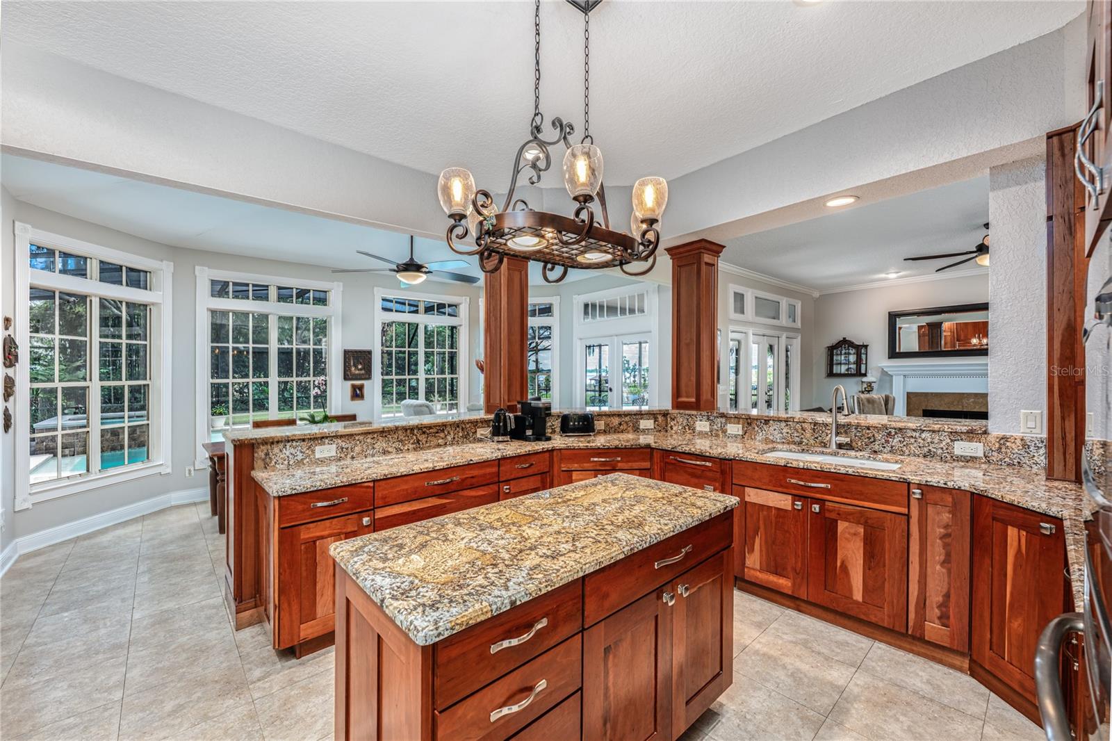 Image 4 of 61 For 1125 Kelso Boulevard