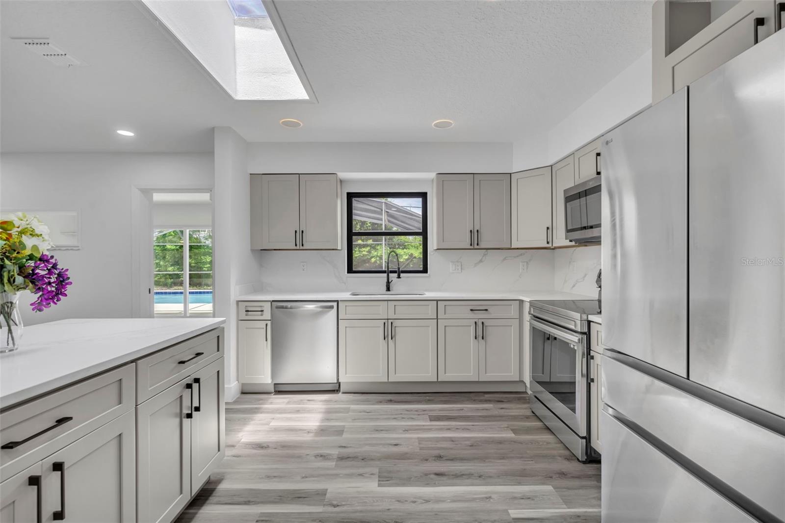 Image 11 of 43 For 731 Bongart Road
