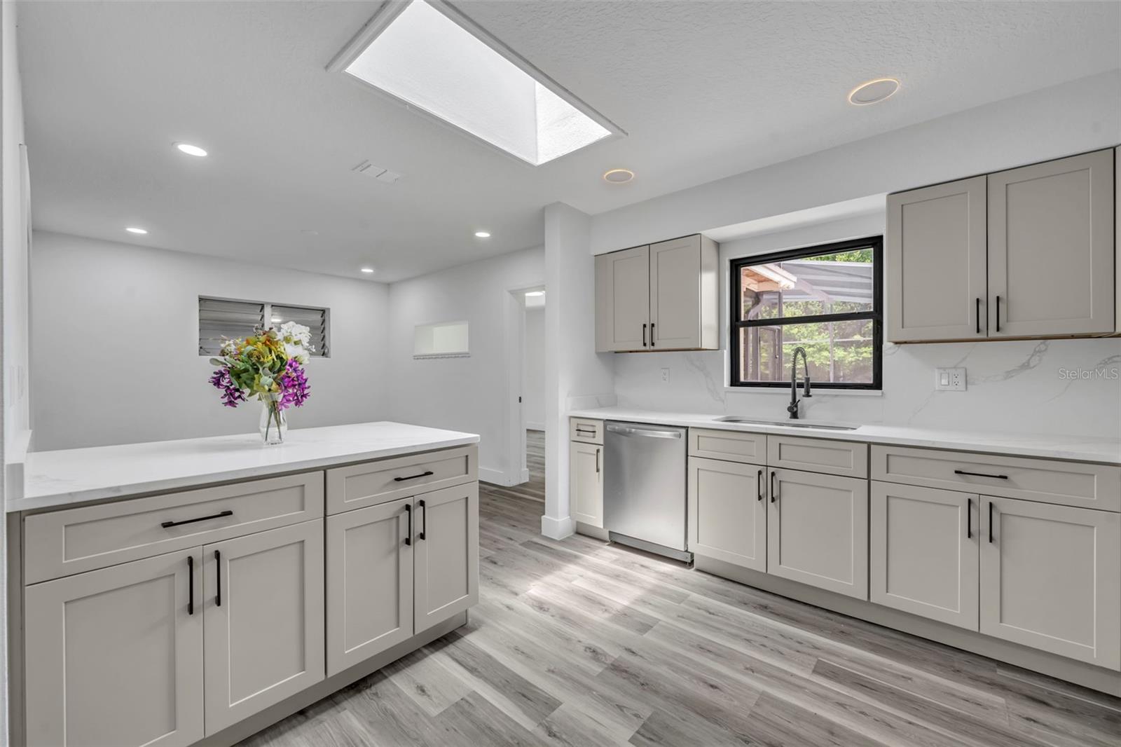 Image 13 of 43 For 731 Bongart Road