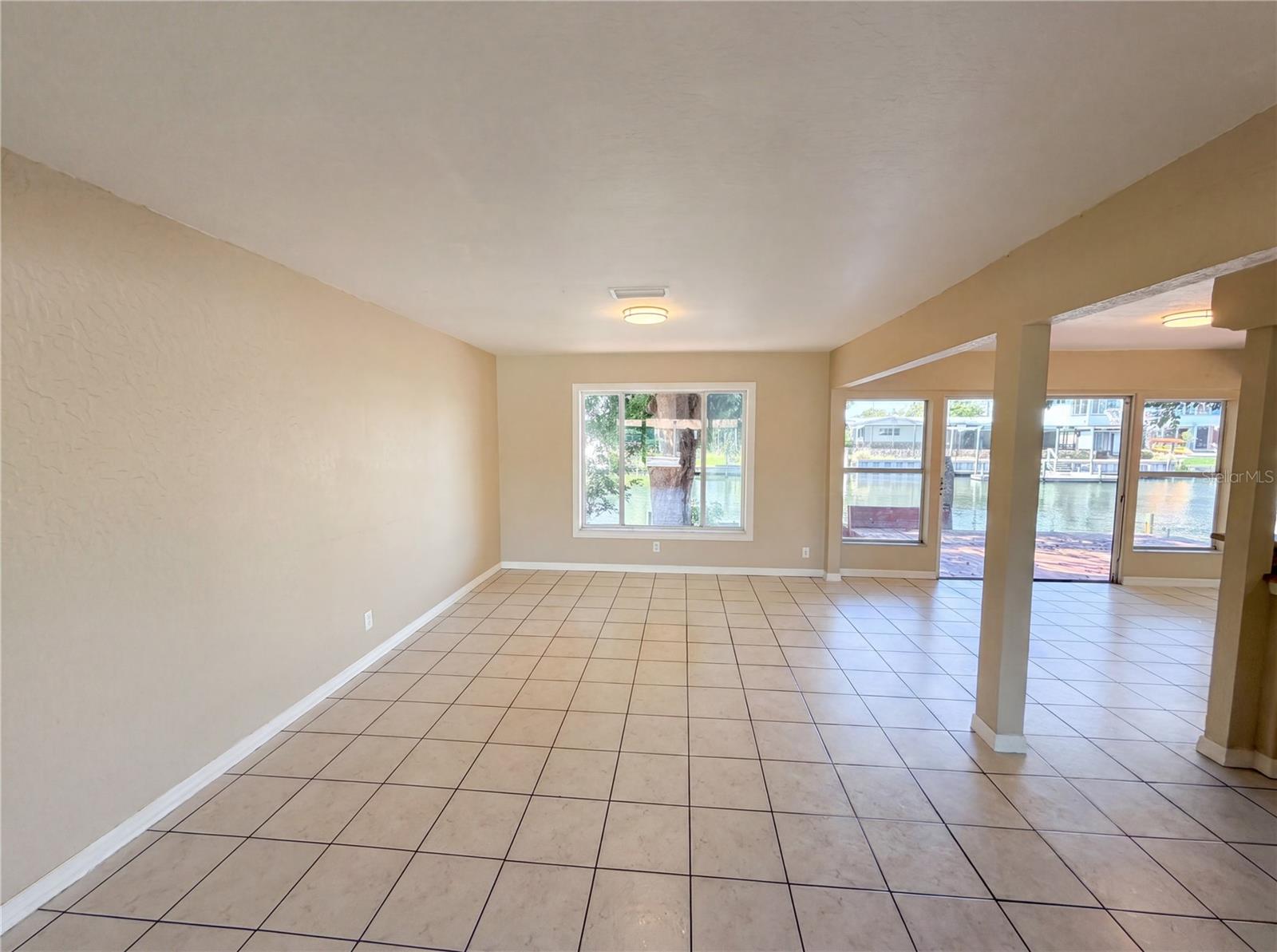 Image 11 of 35 For 406 Skylark Boulevard