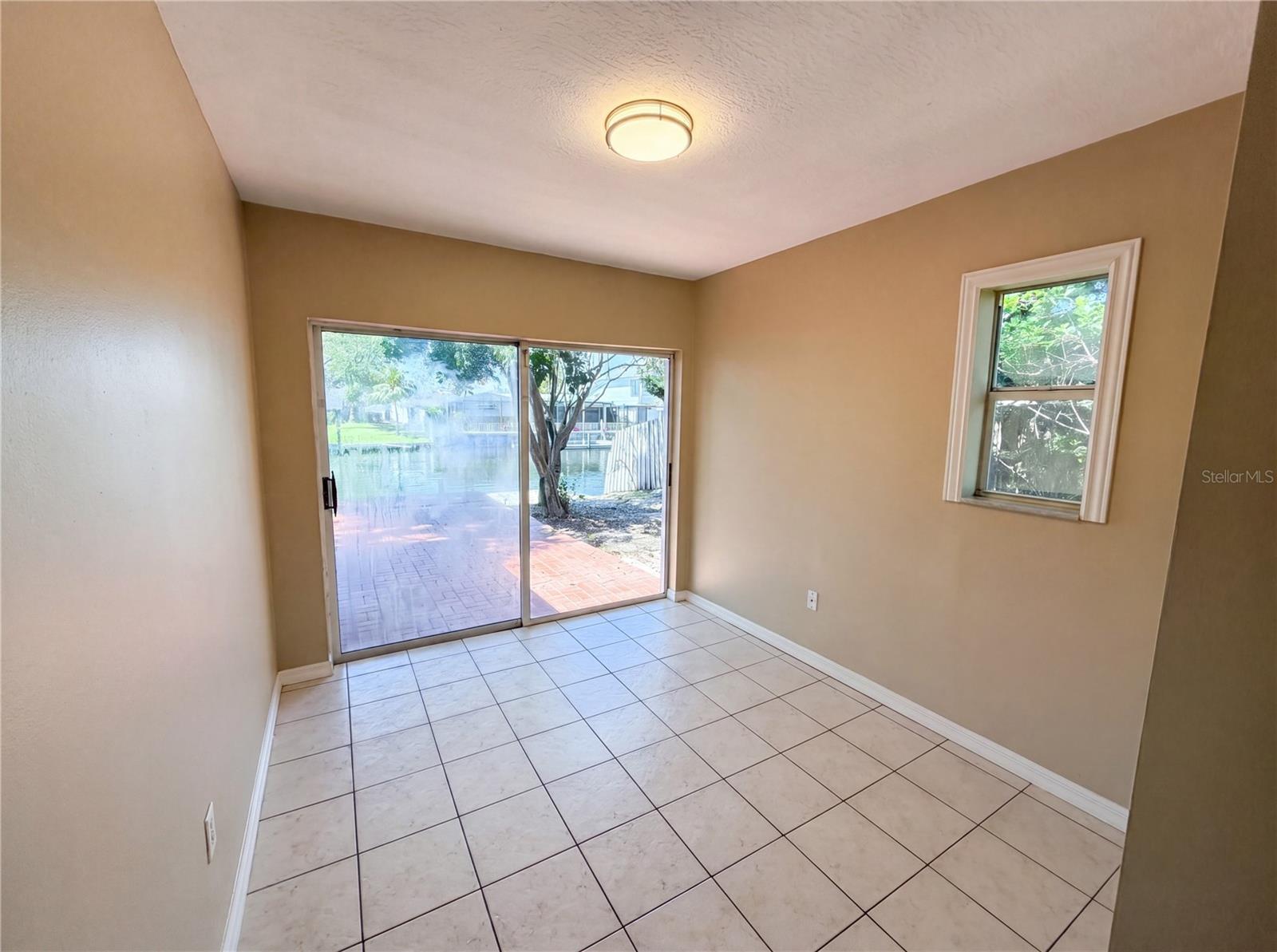 Image 13 of 35 For 406 Skylark Boulevard