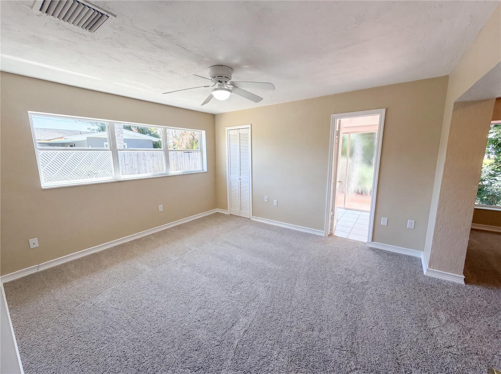 Image 14 of 35 For 406 Skylark Boulevard
