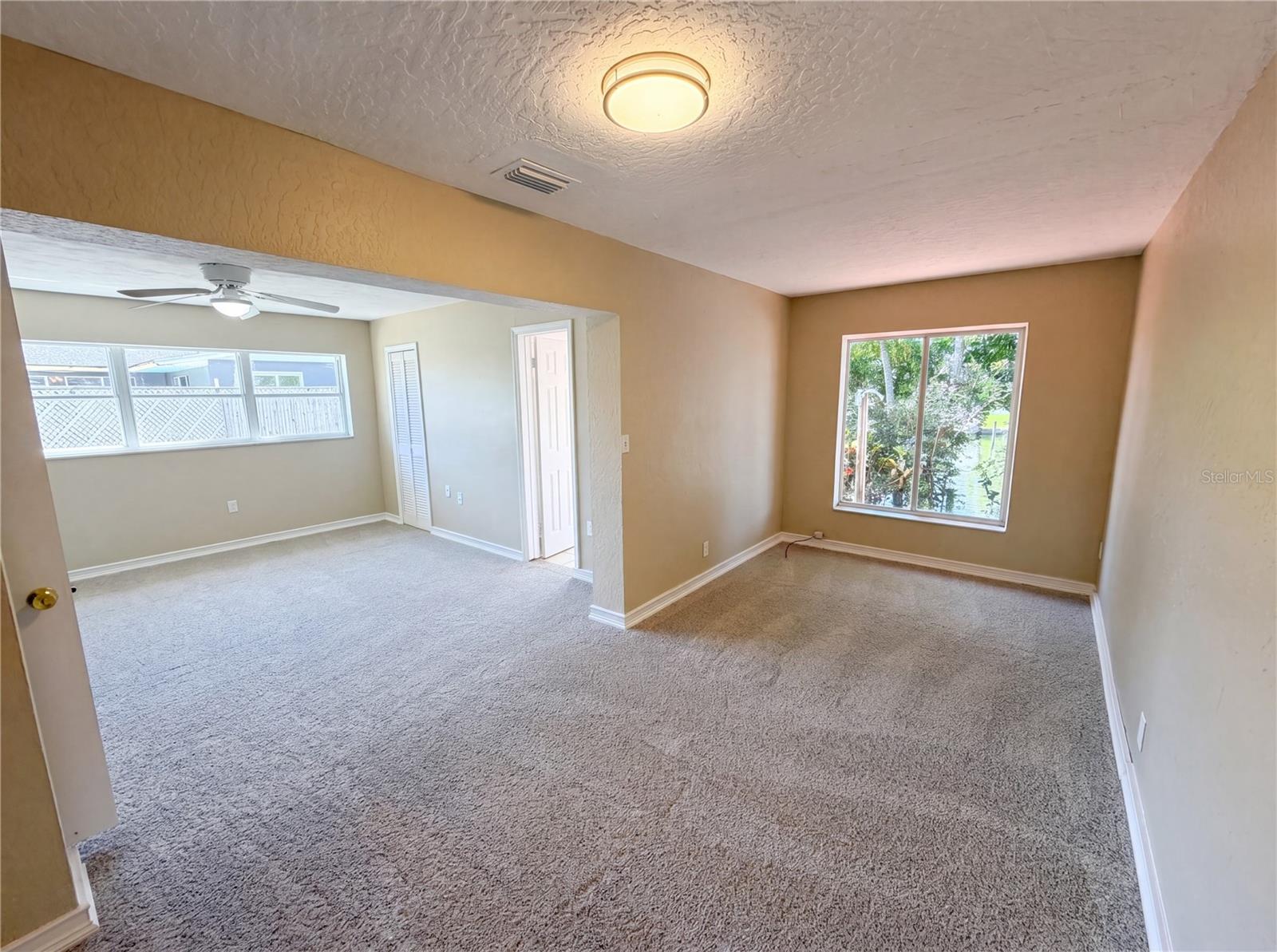 Image 15 of 35 For 406 Skylark Boulevard