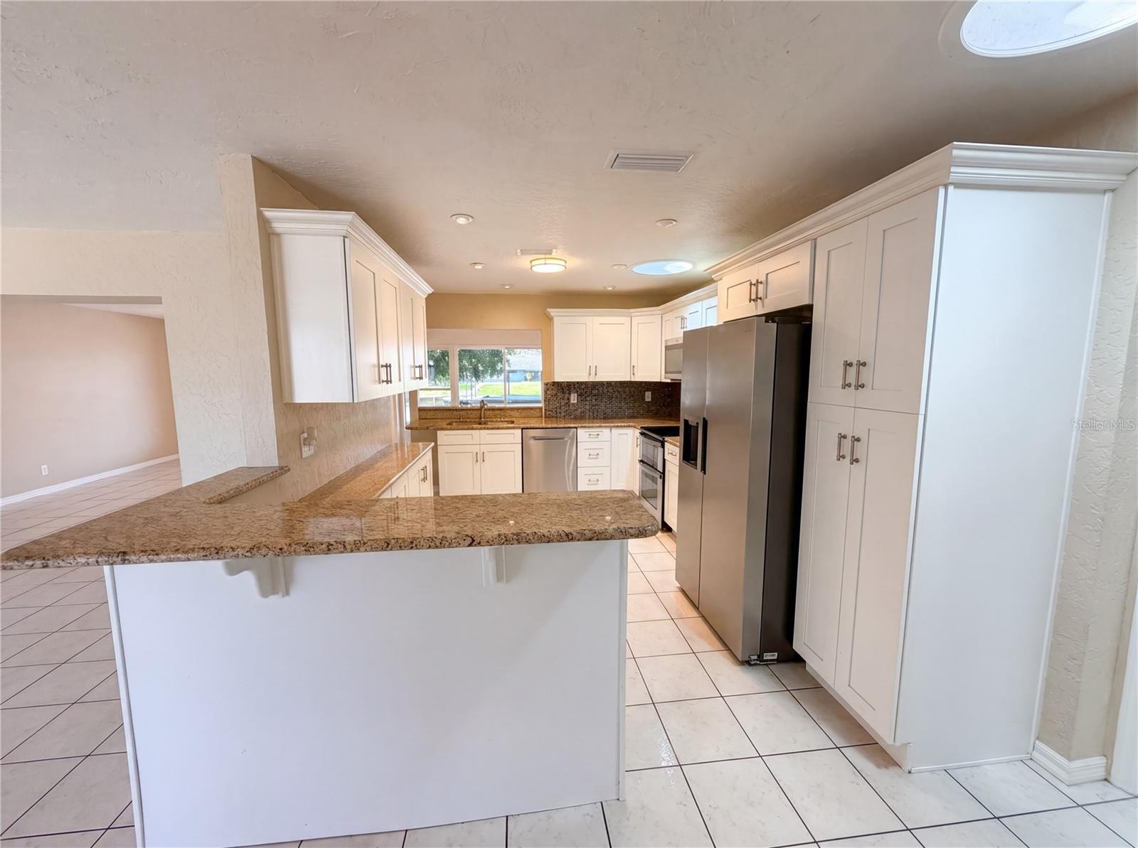 Image 17 of 35 For 406 Skylark Boulevard