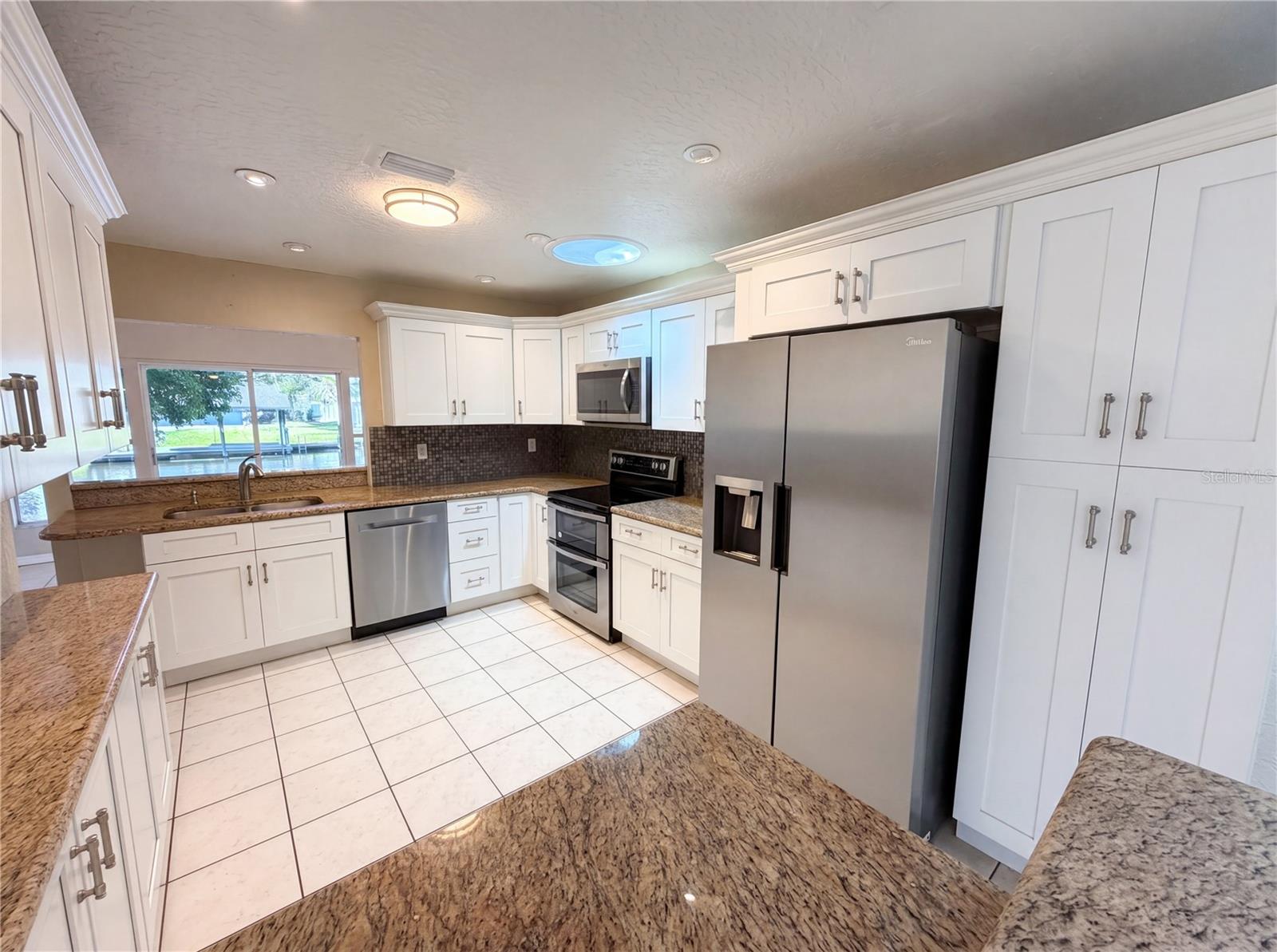 Image 18 of 35 For 406 Skylark Boulevard