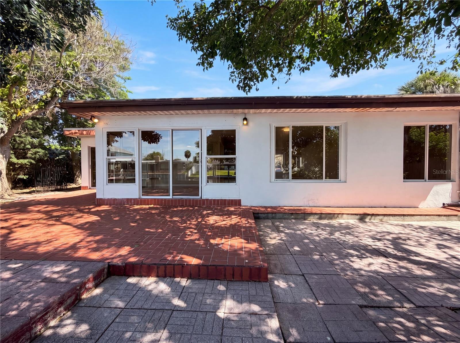 Image 32 of 35 For 406 Skylark Boulevard