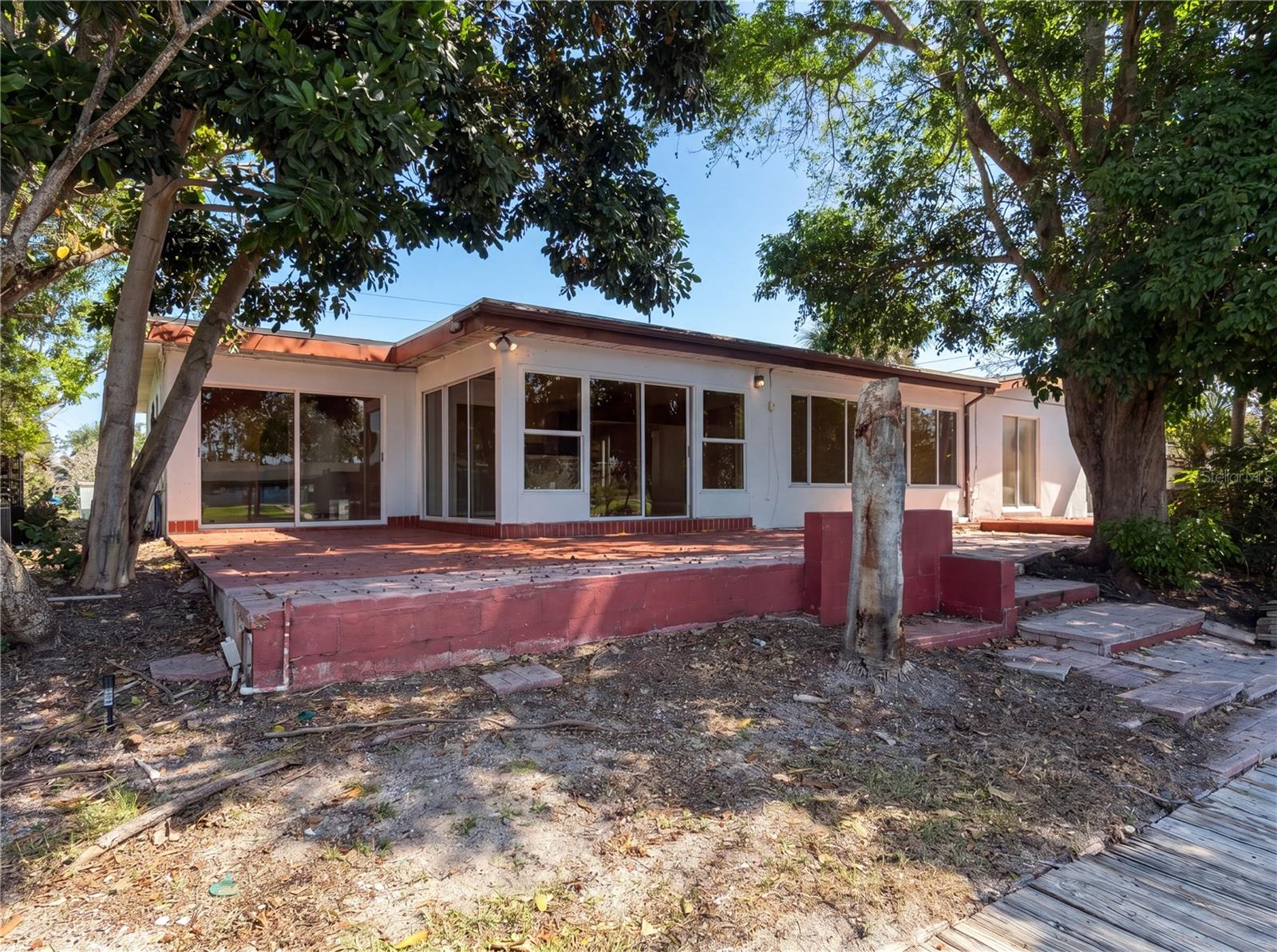 Image 5 of 35 For 406 Skylark Boulevard