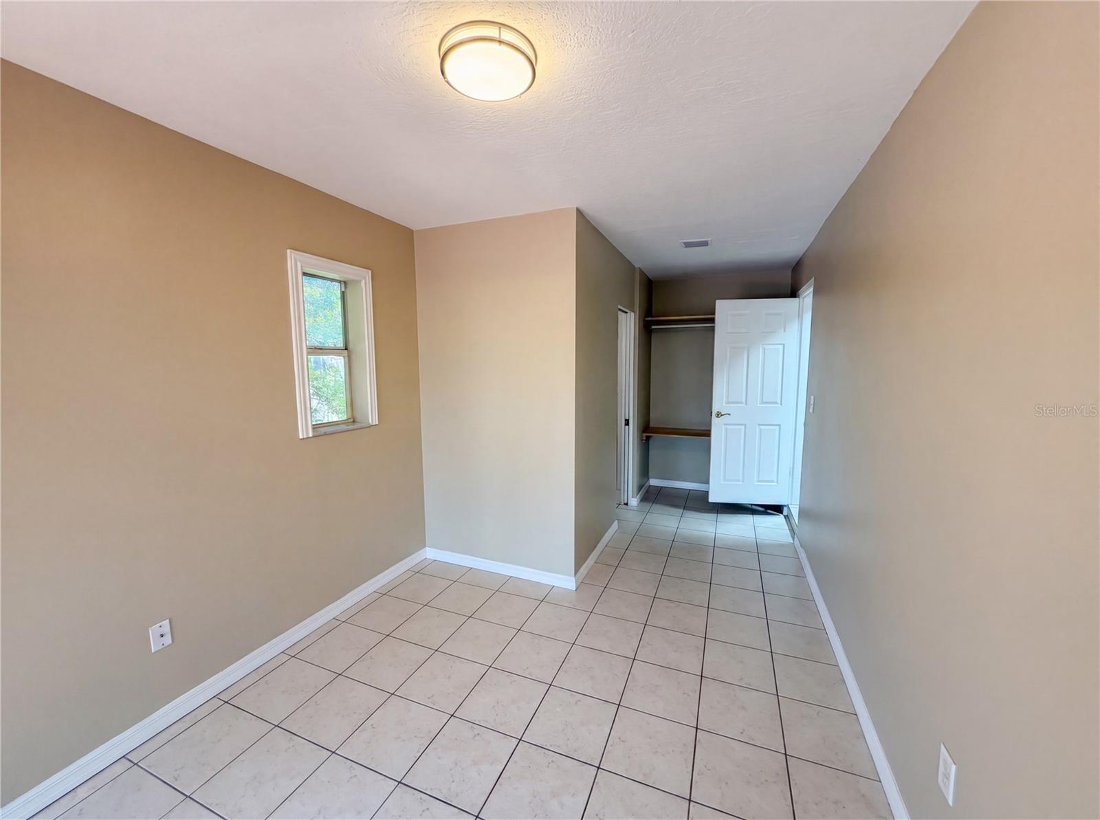 Image 6 of 35 For 406 Skylark Boulevard