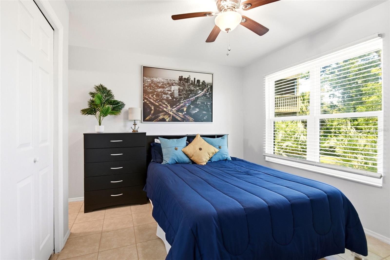 Image 15 of 30 For 1401 Palmetto Avenue 103