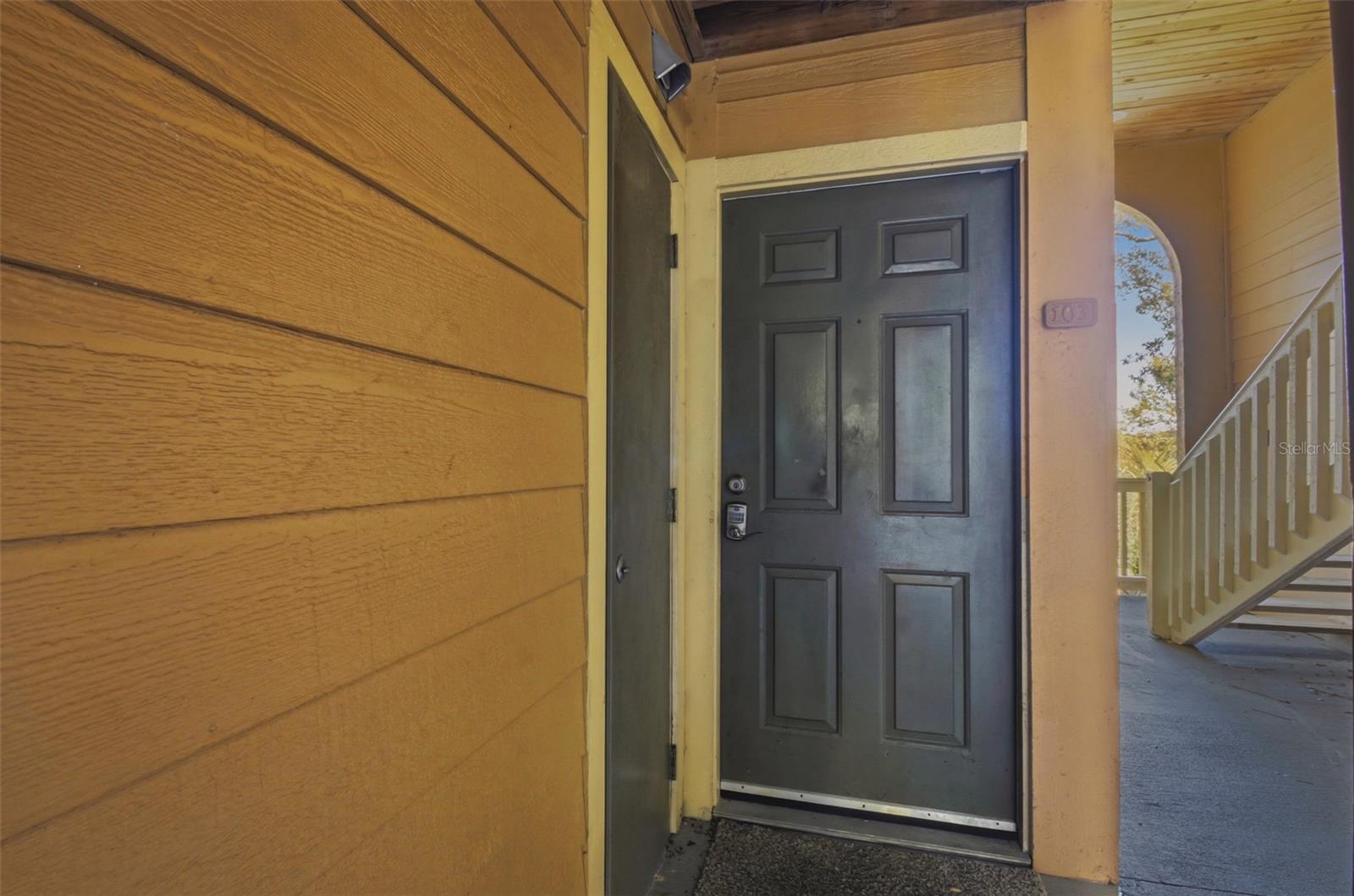Image 3 of 30 For 1401 Palmetto Avenue 103