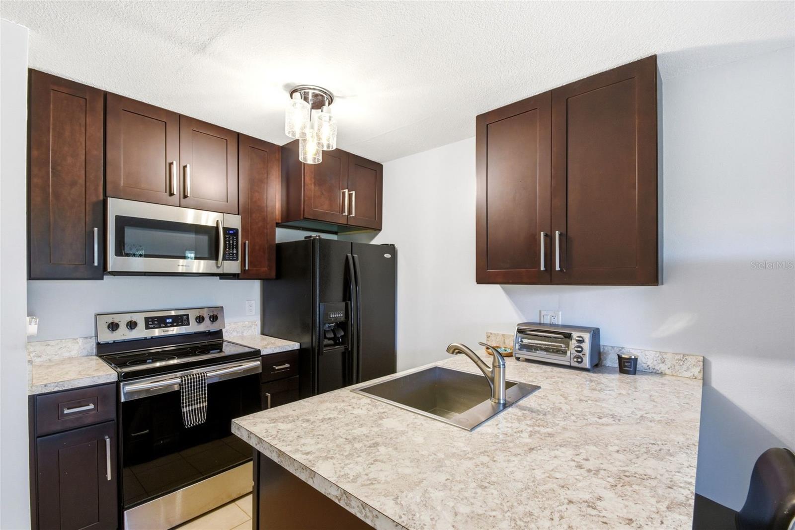 Image 6 of 30 For 1401 Palmetto Avenue 103