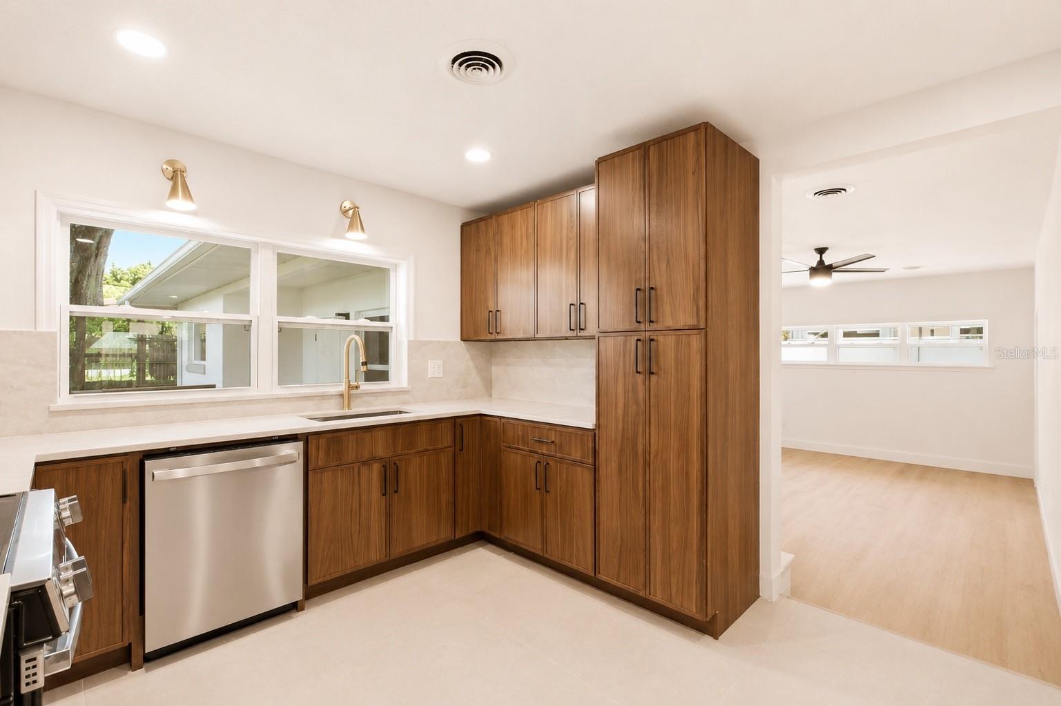 Image 16 of 47 For 3256 Wickersham Court