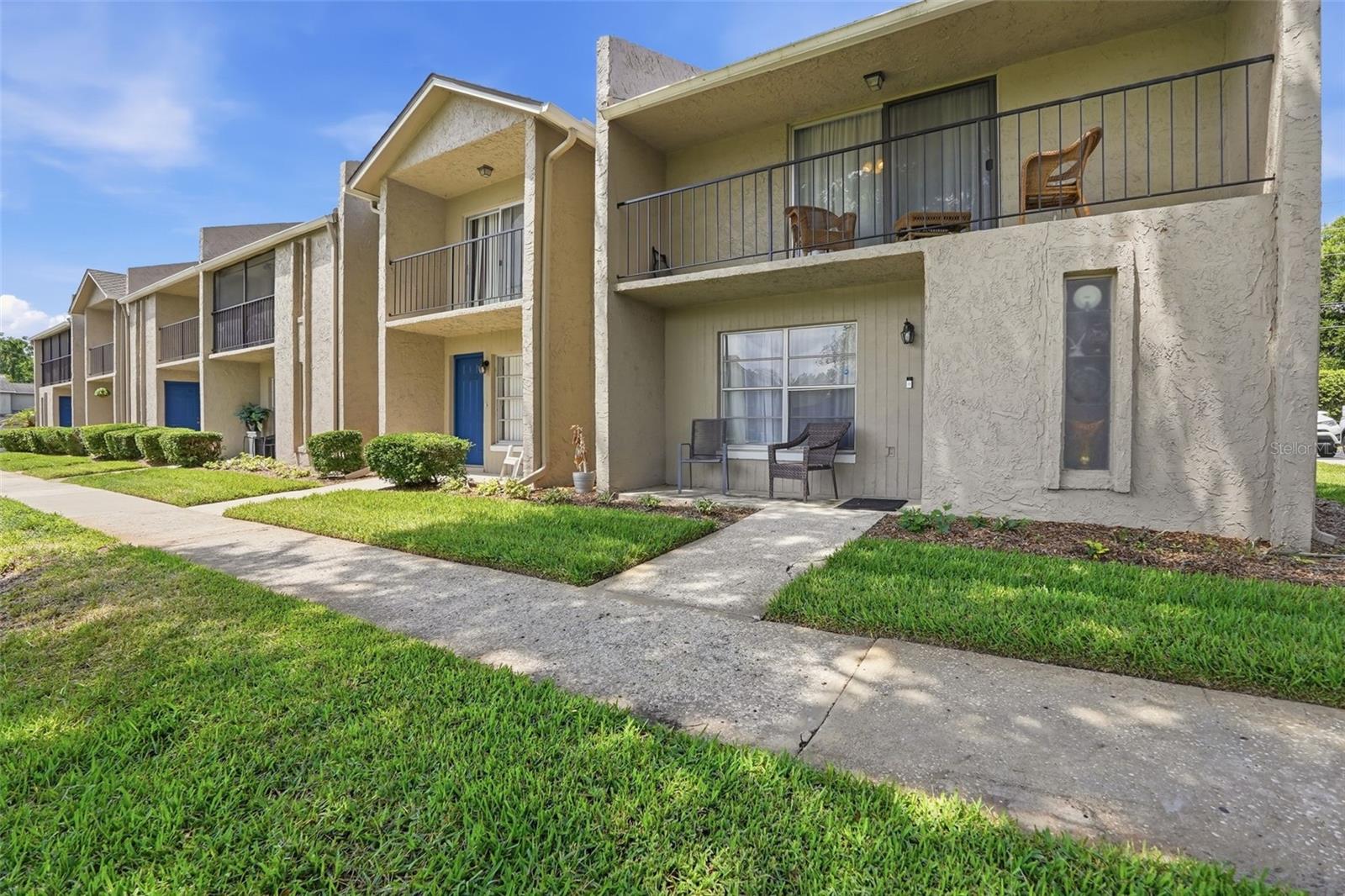 Image 2 of 33 For 868 Town Circle 123
