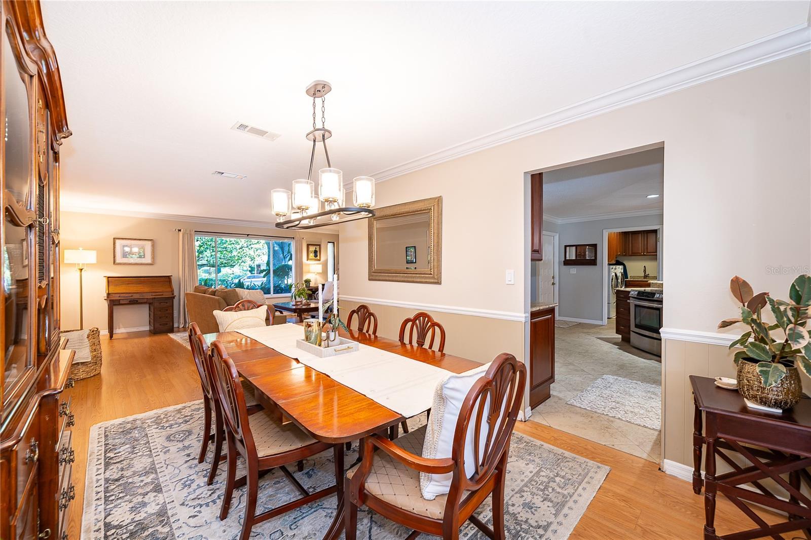 Image 10 of 54 For 2810 Overlake Avenue